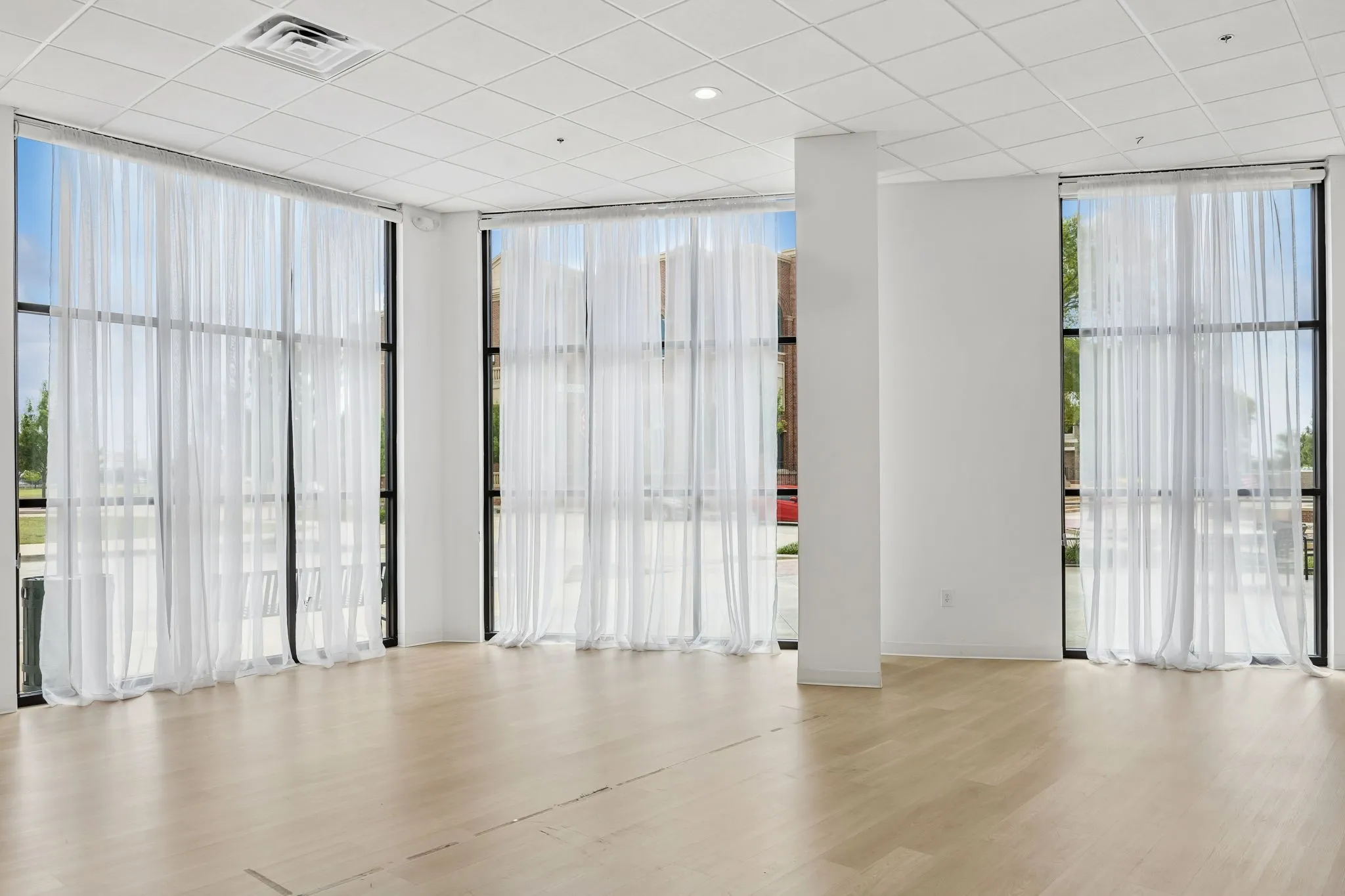 Retail For Rent in Denton County , 400 S Oak 160, Roanoke, Texas 76262, 0, 0, Garage spaces, 0 Sqft, built in 2019, Preowned, Price $31, mls#20994328, Real Estate Agent in Roanoke, Homes For Rent in Denton county, Homes For Rent in Roanoke, Realtor in Roanoke Texas, Real Estate Brokerage Independent Realty Texas, Luminita Cordes Realtor