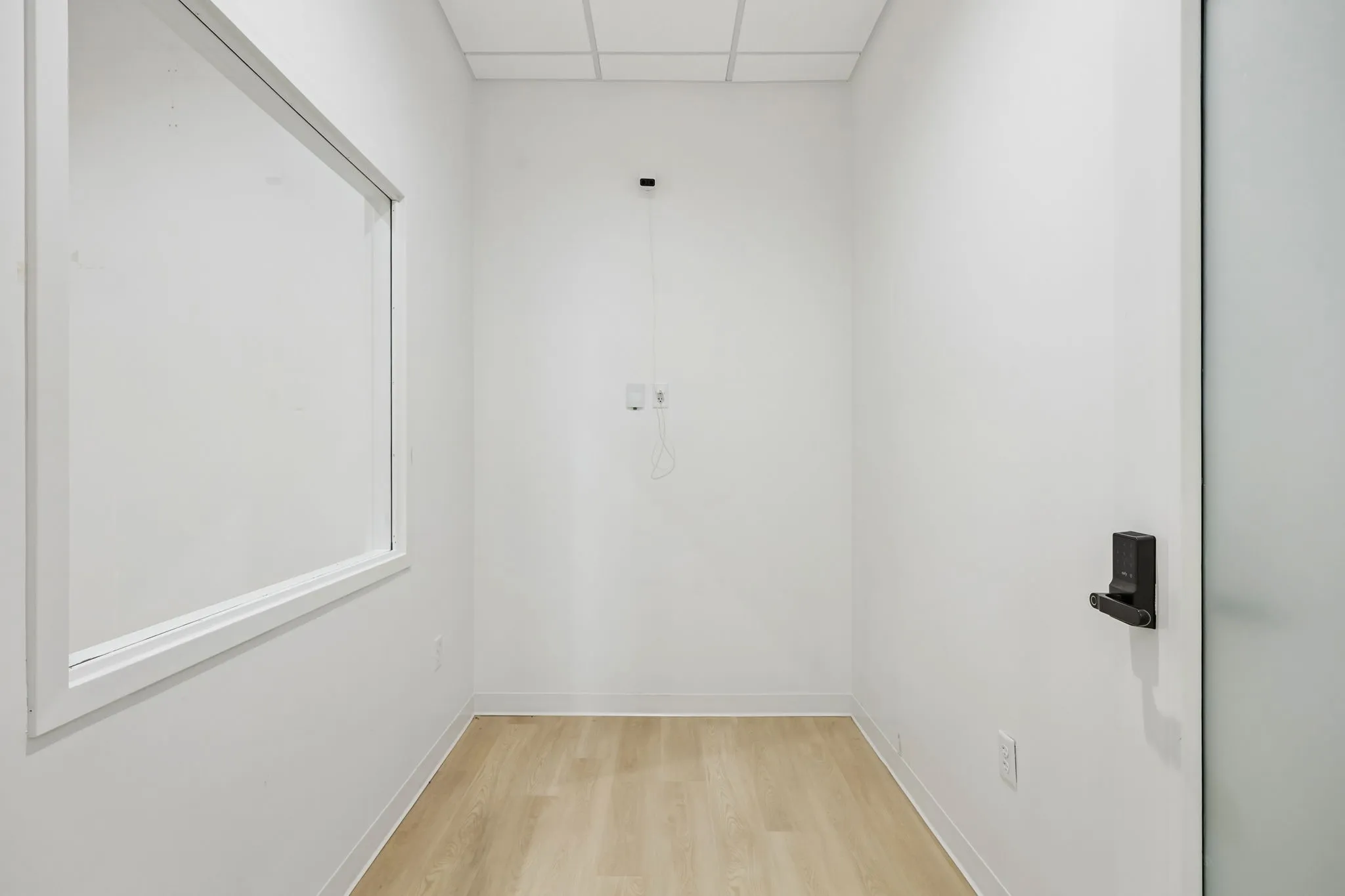 Retail For Rent in Denton County , 400 S Oak 160, Roanoke, Texas 76262, 0, 0, Garage spaces, 0 Sqft, built in 2019, Preowned, Price $31, mls#20994328, Real Estate Agent in Roanoke, Homes For Rent in Denton county, Homes For Rent in Roanoke, Realtor in Roanoke Texas, Real Estate Brokerage Independent Realty Texas, Luminita Cordes Realtor