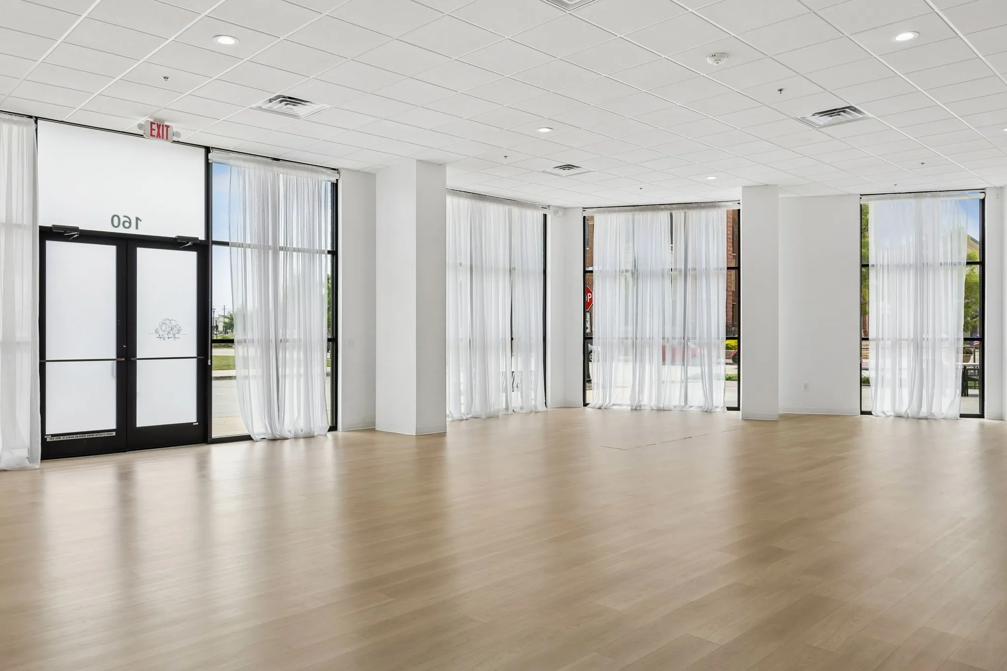 Retail For Rent in Denton County , 400 S Oak 160, Roanoke, Texas 76262, 0, 0, Garage spaces, 0 Sqft, built in 2019, Preowned, Price $31, mls#20994328, Real Estate Agent in Roanoke, Homes For Rent in Denton county, Homes For Rent in Roanoke, Realtor in Roanoke Texas, Real Estate Brokerage Independent Realty Texas, Luminita Cordes Realtor