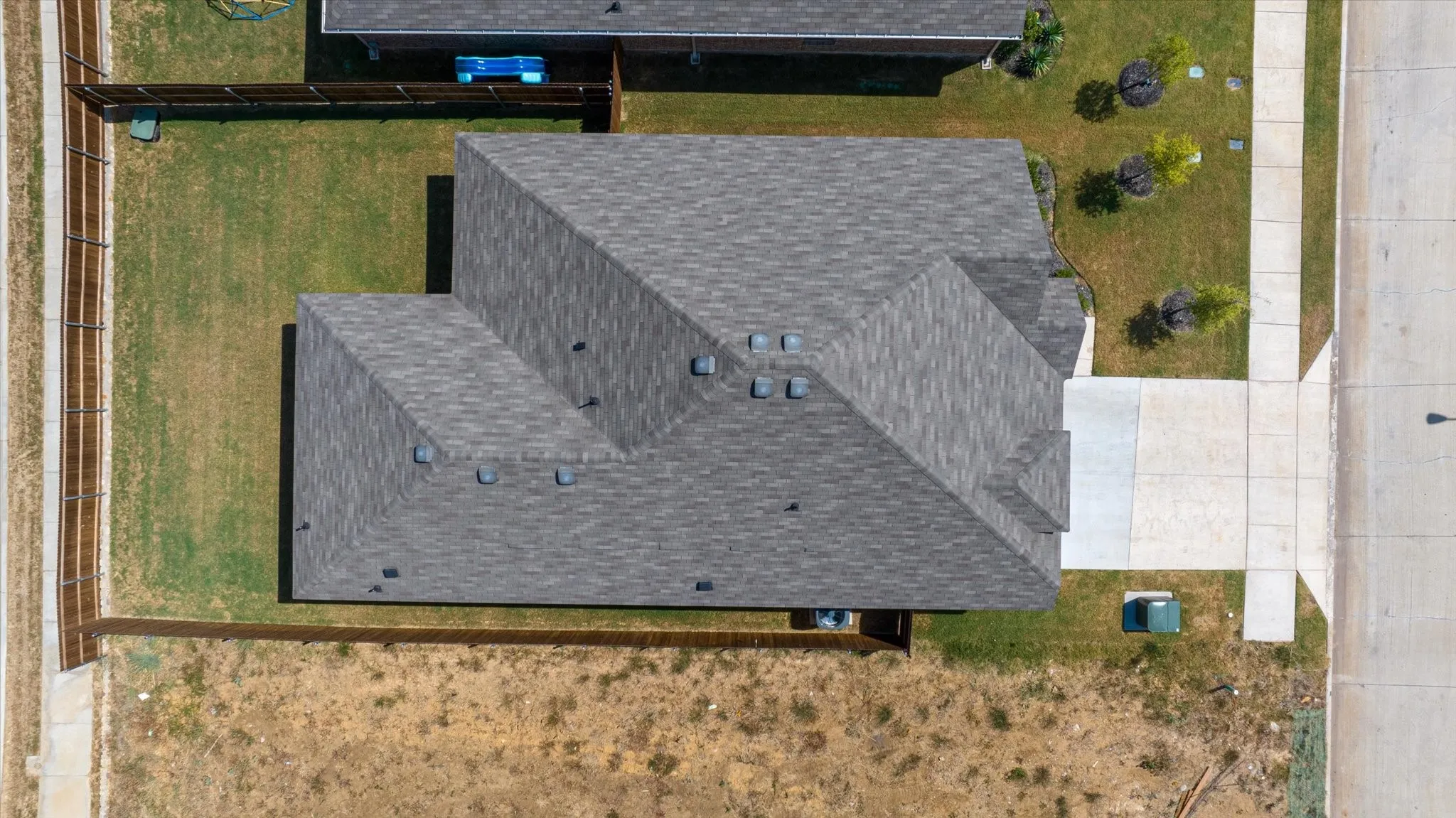 Single Family Residence For Sale in Johnson County , 529 Lela Circle, Keene, Texas 76059, 3 Bedrooms, 2 Bathrooms, 2 Garage spaces, 1,675 Sqft, built in 2022, Preowned, Price $309,500, mls#21004512, Real Estate Agent in Keene, Homes For Sale in Johnson county, Homes For Sale in Keene, Realtor in Keene Texas, Real Estate Brokerage Independent Realty Texas, Luminita Cordes Realtor
