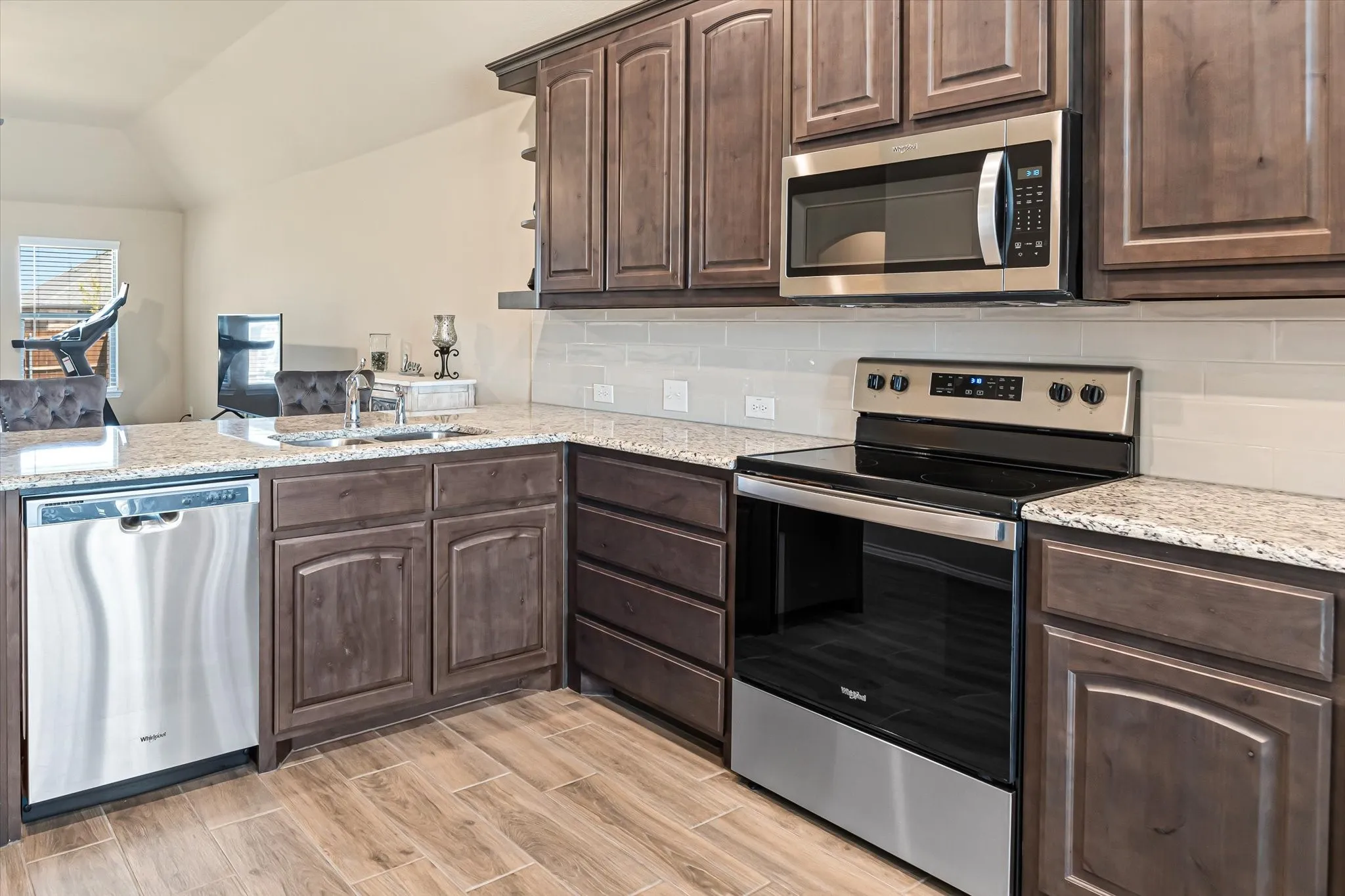 Single Family Residence For Sale in Johnson County , 529 Lela Circle, Keene, Texas 76059, 3 Bedrooms, 2 Bathrooms, 2 Garage spaces, 1,675 Sqft, built in 2022, Preowned, Price $309,500, mls#21004512, Real Estate Agent in Keene, Homes For Sale in Johnson county, Homes For Sale in Keene, Realtor in Keene Texas, Real Estate Brokerage Independent Realty Texas, Luminita Cordes Realtor