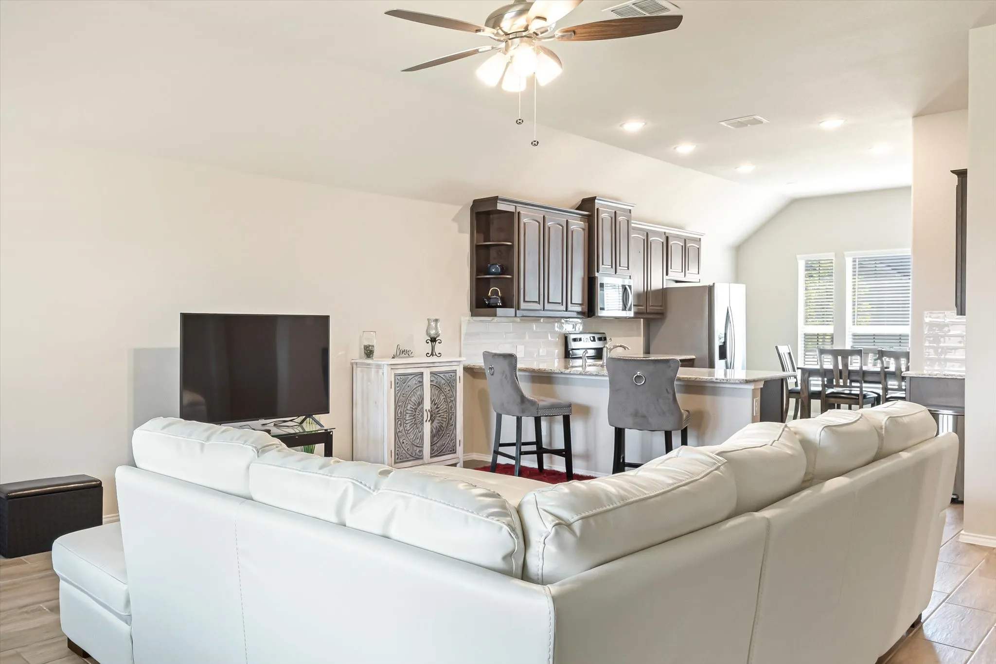 Single Family Residence For Sale in Johnson County , 529 Lela Circle, Keene, Texas 76059, 3 Bedrooms, 2 Bathrooms, 2 Garage spaces, 1,675 Sqft, built in 2022, Preowned, Price $309,500, mls#21004512, Real Estate Agent in Keene, Homes For Sale in Johnson county, Homes For Sale in Keene, Realtor in Keene Texas, Real Estate Brokerage Independent Realty Texas, Luminita Cordes Realtor