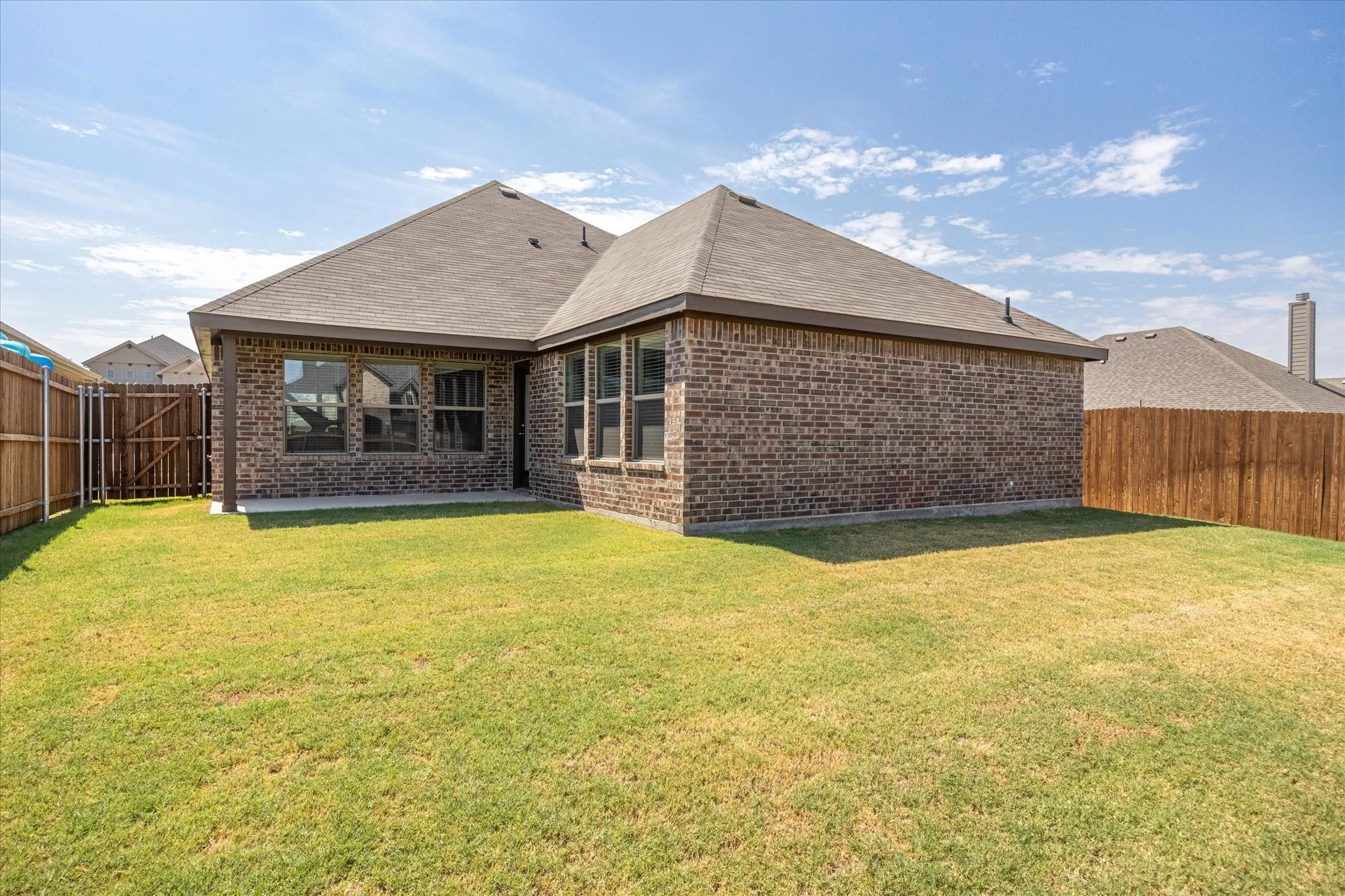 Single Family Residence For Sale in Johnson County , 529 Lela Circle, Keene, Texas 76059, 3 Bedrooms, 2 Bathrooms, 2 Garage spaces, 1,675 Sqft, built in 2022, Preowned, Price $309,500, mls#21004512, Real Estate Agent in Keene, Homes For Sale in Johnson county, Homes For Sale in Keene, Realtor in Keene Texas, Real Estate Brokerage Independent Realty Texas, Luminita Cordes Realtor