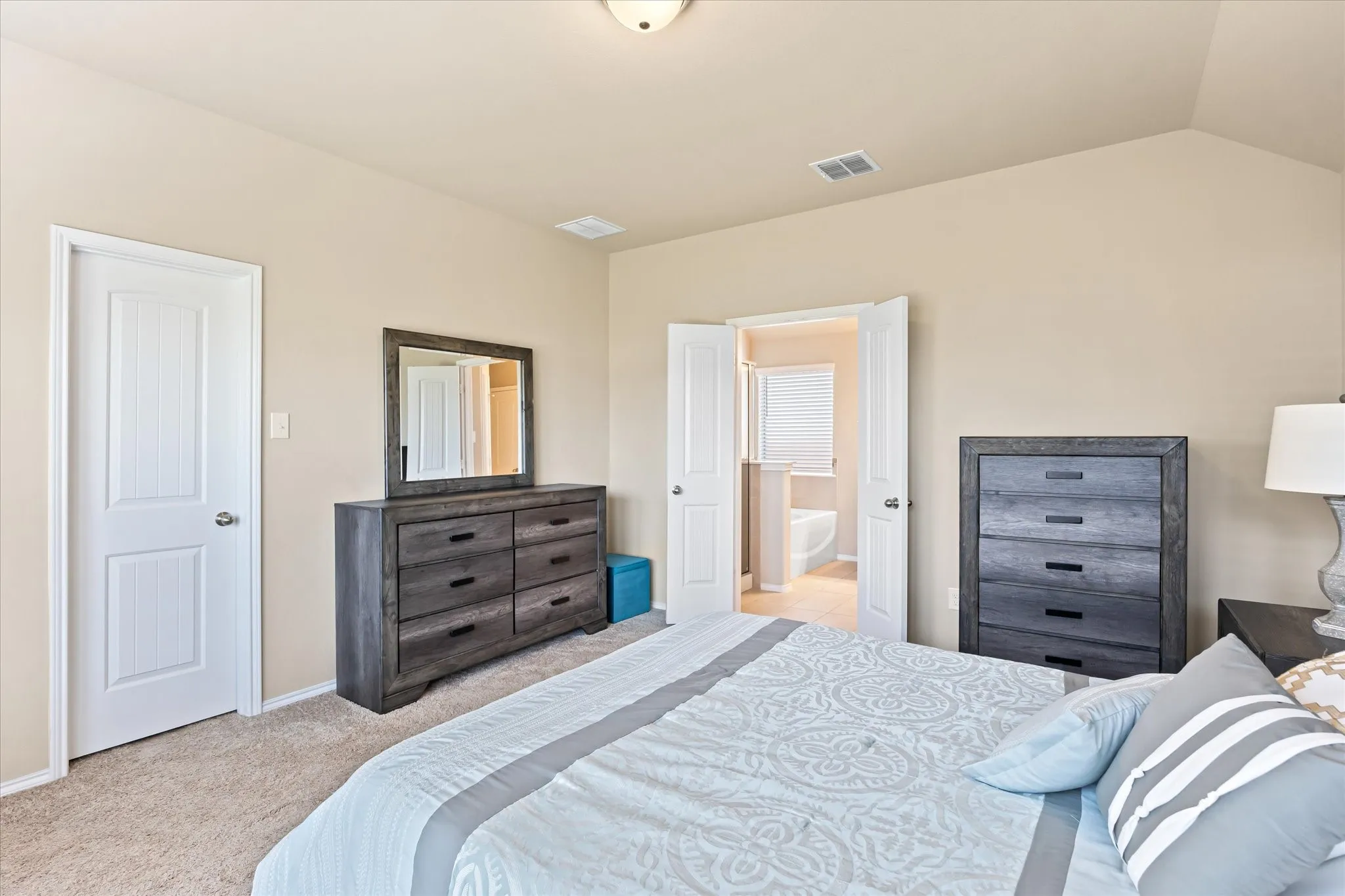 Single Family Residence For Sale in Johnson County , 529 Lela Circle, Keene, Texas 76059, 3 Bedrooms, 2 Bathrooms, 2 Garage spaces, 1,675 Sqft, built in 2022, Preowned, Price $309,500, mls#21004512, Real Estate Agent in Keene, Homes For Sale in Johnson county, Homes For Sale in Keene, Realtor in Keene Texas, Real Estate Brokerage Independent Realty Texas, Luminita Cordes Realtor