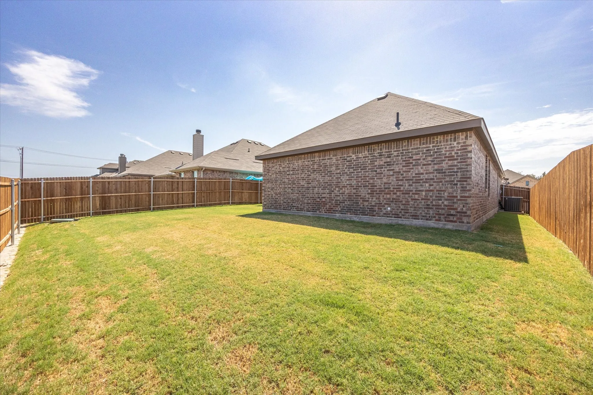 Single Family Residence For Sale in Johnson County , 529 Lela Circle, Keene, Texas 76059, 3 Bedrooms, 2 Bathrooms, 2 Garage spaces, 1,675 Sqft, built in 2022, Preowned, Price $309,500, mls#21004512, Real Estate Agent in Keene, Homes For Sale in Johnson county, Homes For Sale in Keene, Realtor in Keene Texas, Real Estate Brokerage Independent Realty Texas, Luminita Cordes Realtor