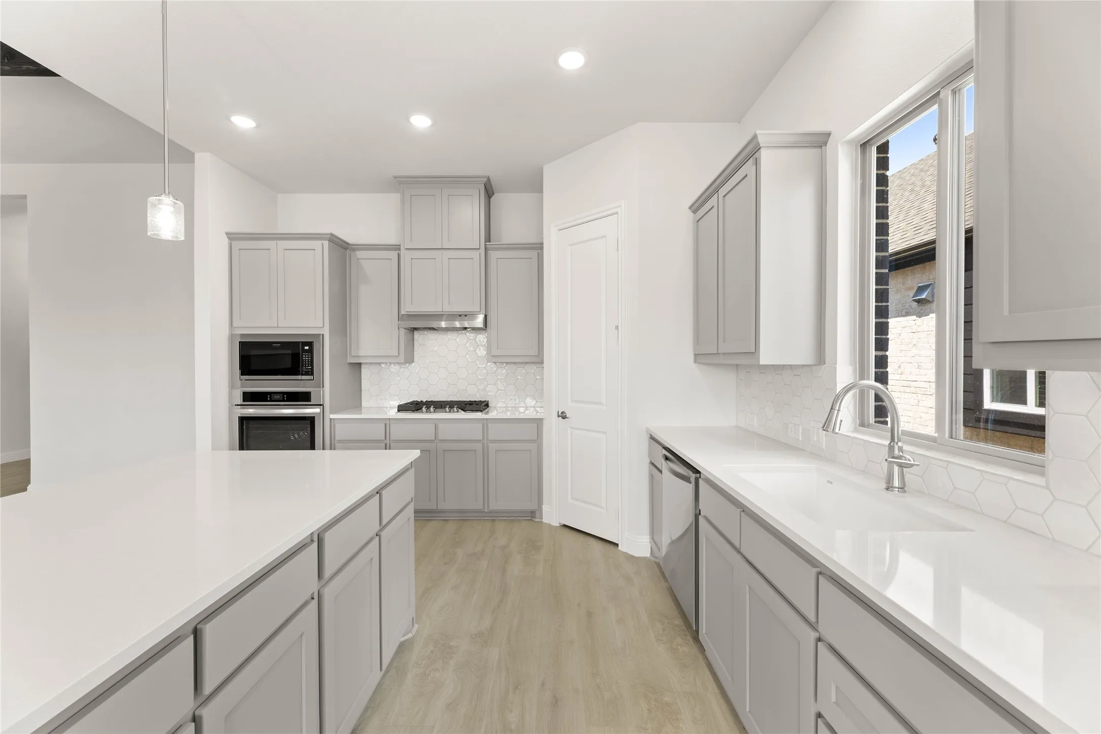Single Family Residence For Sale in Denton County , 1019 Moss Grove Trail, Justin, Texas 76247, 3 Bedroom, 3 Bathroom, 2 Garage spaces, 2,416 Sqft, built in 2025, New Construction - Complete, mls#21004871, Real Estate Agent in Justin, Homes For Sale in Denton county, Homes For Sale in Justin, Realtor in Justin Texas, Real Estate Brokerage Independent Realty Texas, Luminita Cordes Realtor
