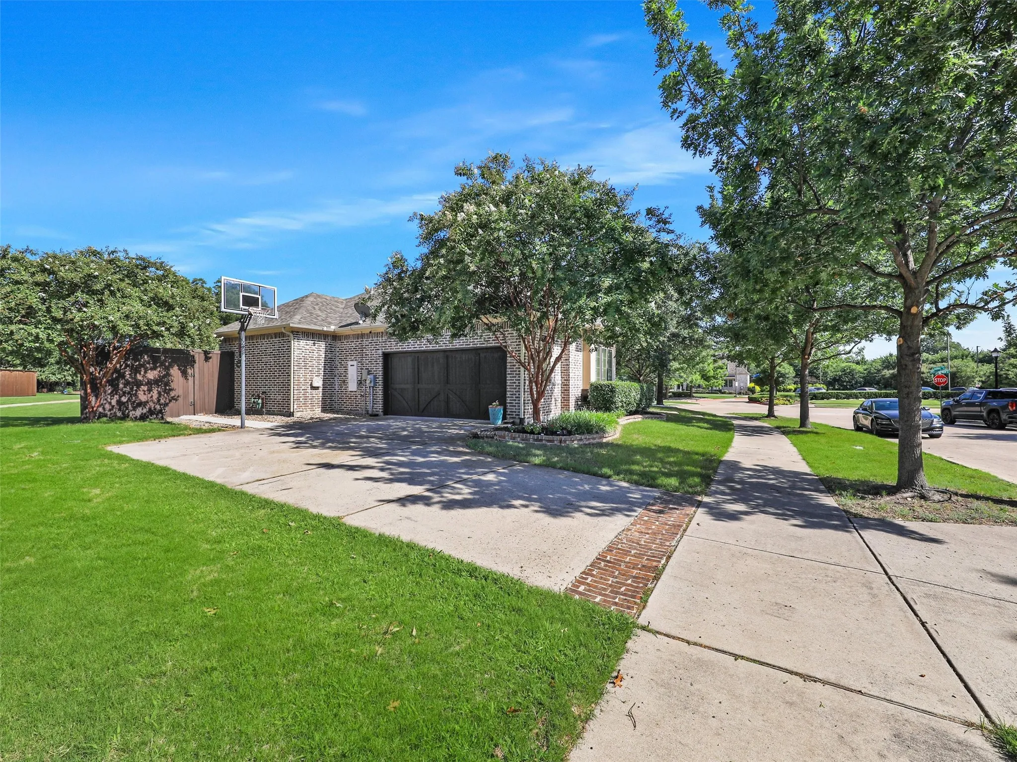 Single Family Residence For Sale in Collin County , 11216 Ashley Lane, Frisco, Texas 75035, 4 Bedroom, 5 Bathroom, 2 Garage spaces, 3,404 Sqft, built in 2011, mls#21005483, Real Estate Agent in Frisco, Homes For Sale in Collin county, Homes For Sale in Frisco, Realtor in Frisco Texas, Real Estate Brokerage Independent Realty Texas, Luminita Cordes Realtor