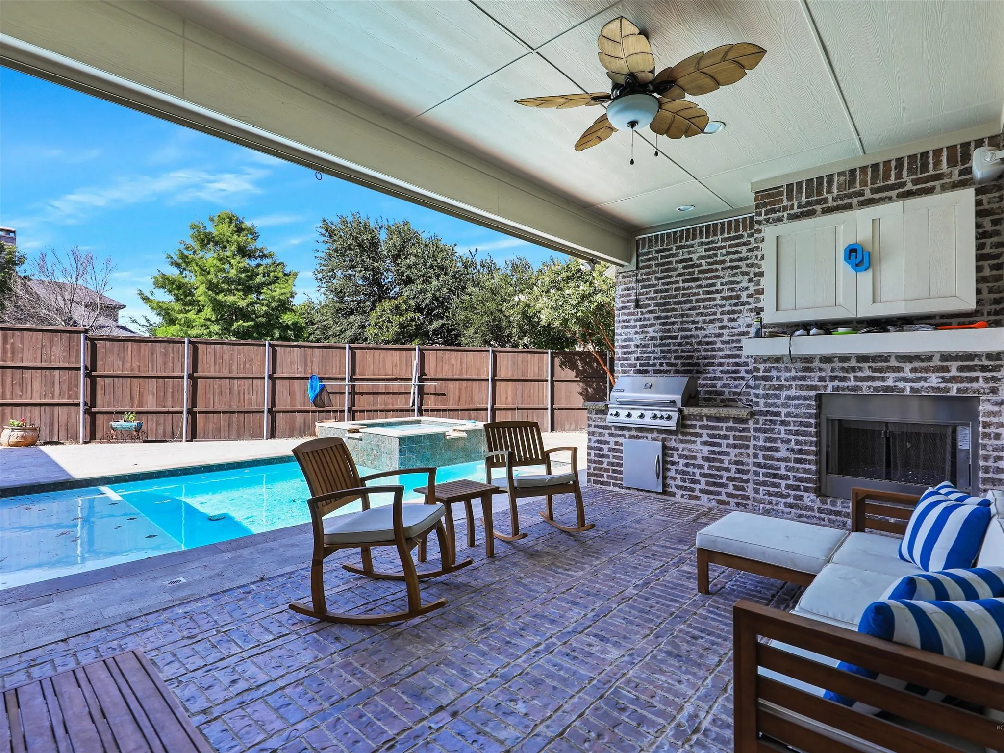Single Family Residence For Sale in Collin County , 11216 Ashley Lane, Frisco, Texas 75035, 4 Bedroom, 5 Bathroom, 2 Garage spaces, 3,404 Sqft, built in 2011, mls#21005483, Real Estate Agent in Frisco, Homes For Sale in Collin county, Homes For Sale in Frisco, Realtor in Frisco Texas, Real Estate Brokerage Independent Realty Texas, Luminita Cordes Realtor
