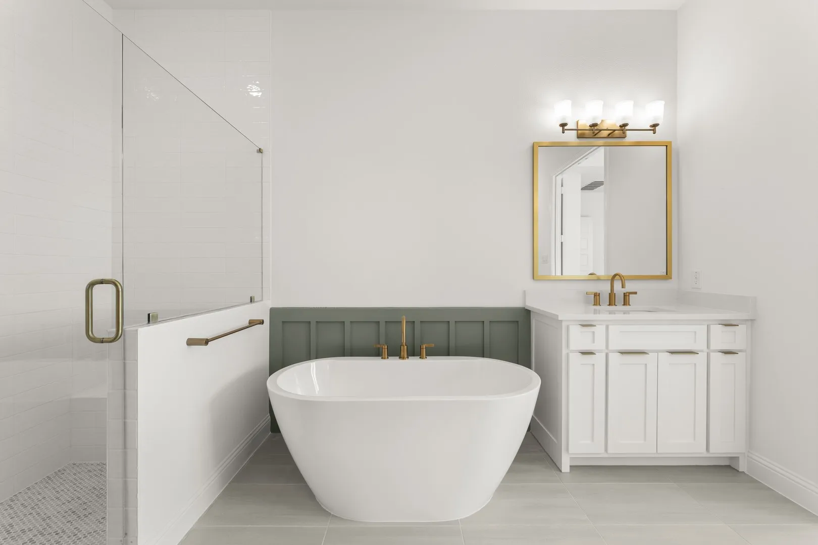 14. 3115 Tobias - Bath