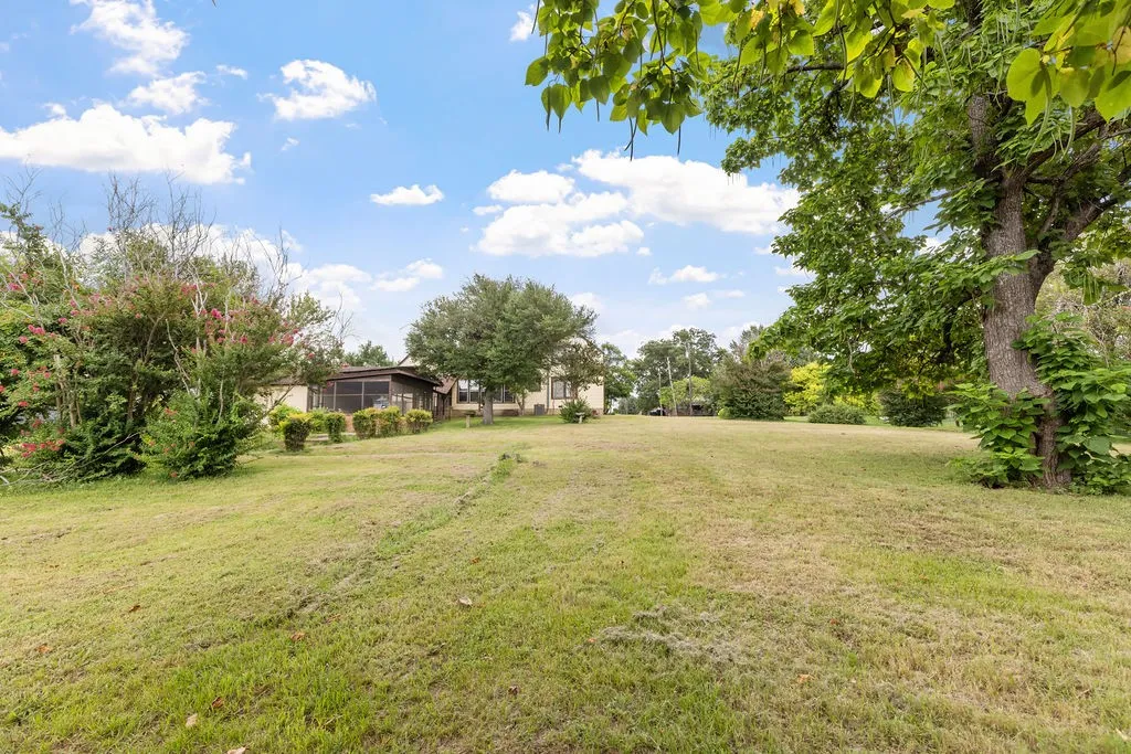 Single Family Residence For Sale in Fannin County , 701 5th Street, Honey Grove, Texas 75446, 4 Bedroom, 3 Bathroom, 2 Garage spaces, 2,639 Sqft, built in 1941, Preowned, Price $325,000, mls#21003722, Real Estate Agent in Honey Grove, Homes For Sale in Fannin county, Homes For Sale in Honey Grove, Realtor in Honey Grove Texas, Real Estate Brokerage Independent Realty Texas, Luminita Cordes Realtor