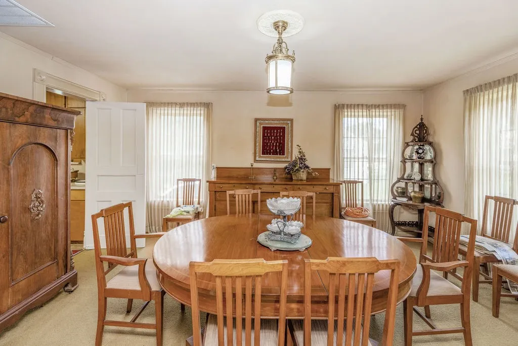 Single Family Residence For Sale in Fannin County , 701 5th Street, Honey Grove, Texas 75446, 4 Bedroom, 3 Bathroom, 2 Garage spaces, 2,639 Sqft, built in 1941, Preowned, Price $325,000, mls#21003722, Real Estate Agent in Honey Grove, Homes For Sale in Fannin county, Homes For Sale in Honey Grove, Realtor in Honey Grove Texas, Real Estate Brokerage Independent Realty Texas, Luminita Cordes Realtor