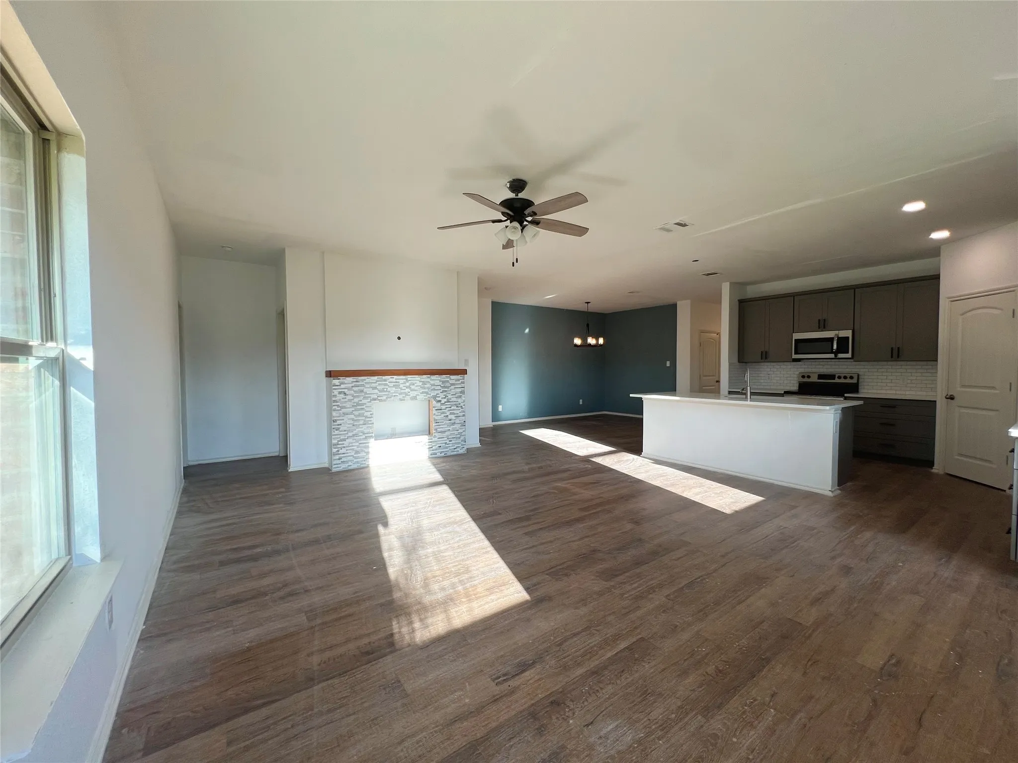 Single Family Residence For Sale in Rockwall County , 1017 Decker Drive, Fate, Texas 75189, 4 Bedrooms, 3 Bathrooms, 2 Garage spaces, 2,086 Sqft, built in 2018, Price $276,000, mls#21006211, Real Estate Agent in Fate, Homes For Sale in Rockwall county, Homes For Sale in Fate, Realtor in Fate Texas, Real Estate Brokerage Independent Realty Texas, Luminita Cordes Realtor