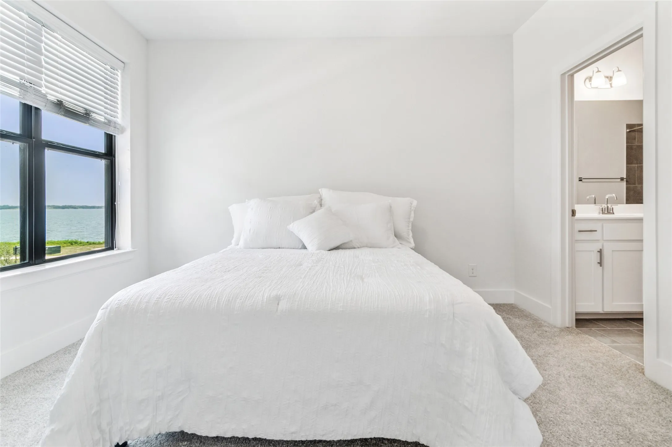 Single Family Residence For Sale in Dallas County , 510 Winners Circle, Rowlett, Texas 75088, 3 Bedroom, 4 Bathroom, 2 Garage spaces, 2,416 Sqft, built in 2023, mls#21005776, Real Estate Agent in Rowlett, Homes For Sale in Dallas county, Homes For Sale in Rowlett, Realtor in Rowlett Texas, Real Estate Brokerage Independent Realty Texas, Luminita Cordes Realtor