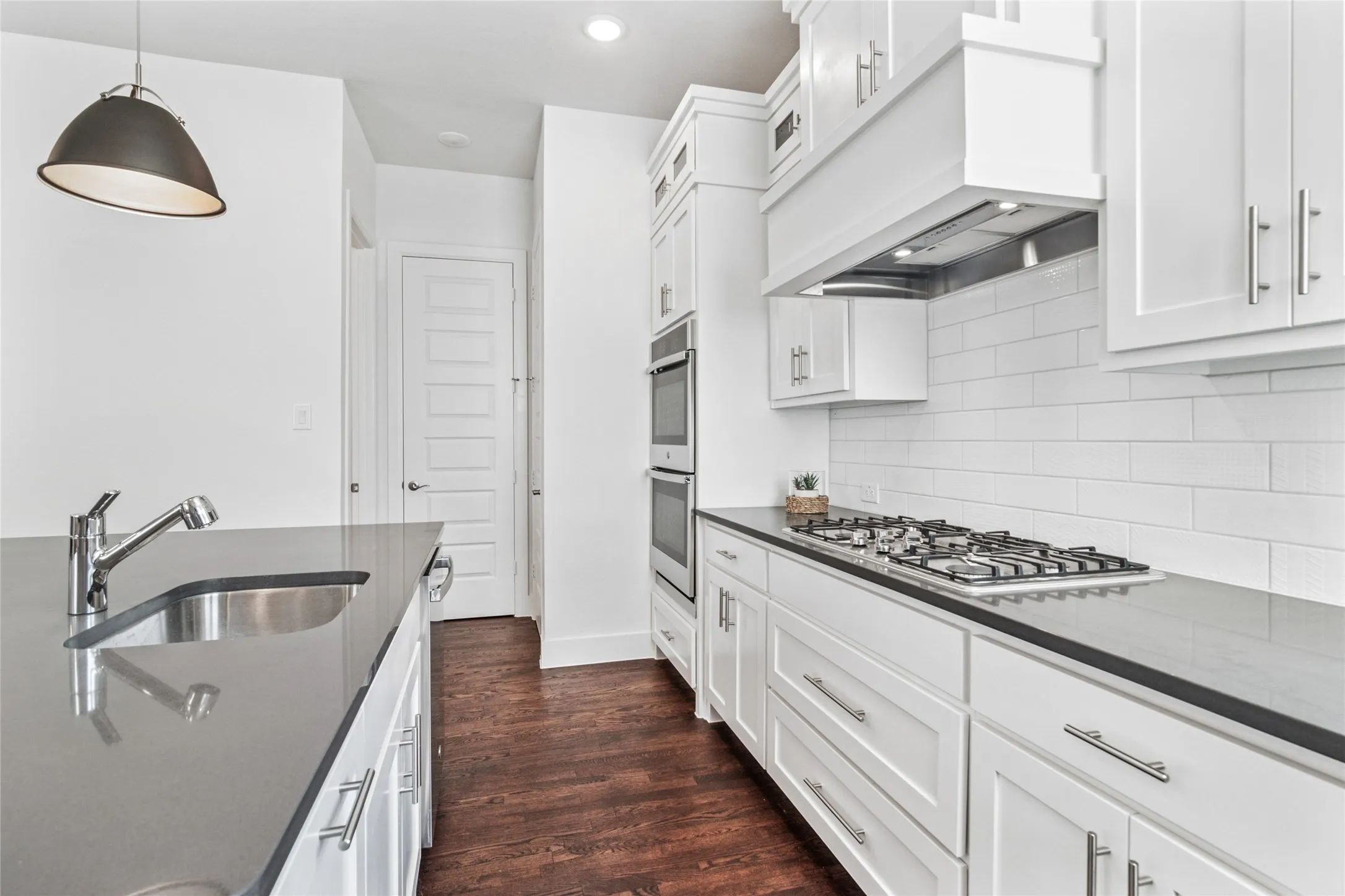 Single Family Residence For Sale in Dallas County , 510 Winners Circle, Rowlett, Texas 75088, 3 Bedroom, 4 Bathroom, 2 Garage spaces, 2,416 Sqft, built in 2023, mls#21005776, Real Estate Agent in Rowlett, Homes For Sale in Dallas county, Homes For Sale in Rowlett, Realtor in Rowlett Texas, Real Estate Brokerage Independent Realty Texas, Luminita Cordes Realtor