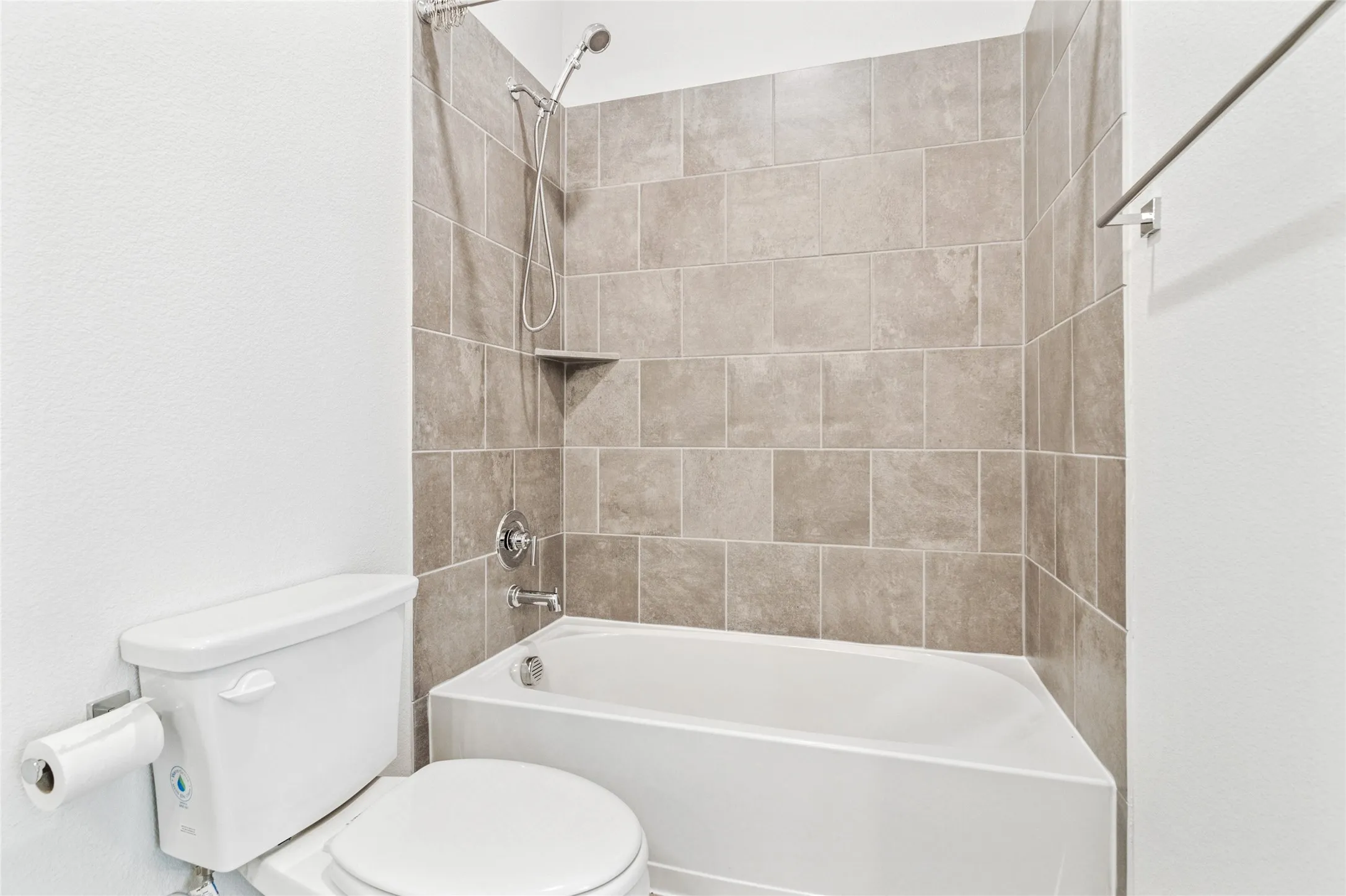 Single Family Residence For Sale in Dallas County , 510 Winners Circle, Rowlett, Texas 75088, 3 Bedroom, 4 Bathroom, 2 Garage spaces, 2,416 Sqft, built in 2023, mls#21005776, Real Estate Agent in Rowlett, Homes For Sale in Dallas county, Homes For Sale in Rowlett, Realtor in Rowlett Texas, Real Estate Brokerage Independent Realty Texas, Luminita Cordes Realtor
