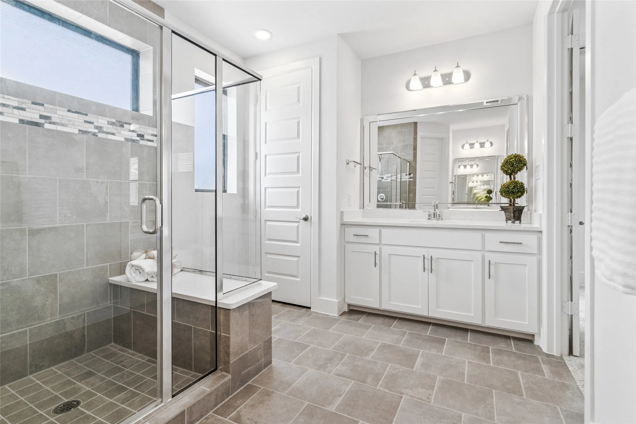 Single Family Residence For Sale in Dallas County , 510 Winners Circle, Rowlett, Texas 75088, 3 Bedroom, 4 Bathroom, 2 Garage spaces, 2,416 Sqft, built in 2023, mls#21005776, Real Estate Agent in Rowlett, Homes For Sale in Dallas county, Homes For Sale in Rowlett, Realtor in Rowlett Texas, Real Estate Brokerage Independent Realty Texas, Luminita Cordes Realtor