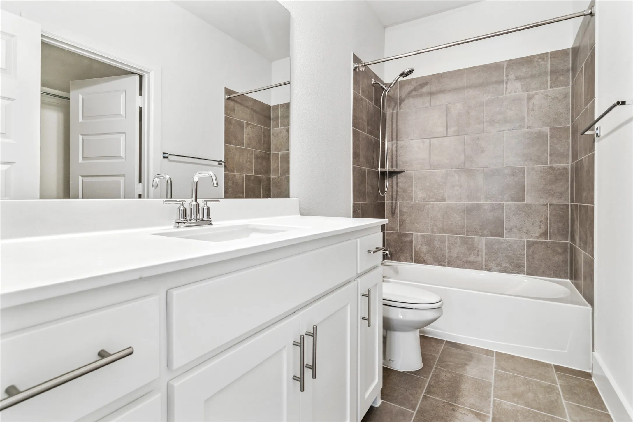Single Family Residence For Sale in Dallas County , 510 Winners Circle, Rowlett, Texas 75088, 3 Bedroom, 4 Bathroom, 2 Garage spaces, 2,416 Sqft, built in 2023, mls#21005776, Real Estate Agent in Rowlett, Homes For Sale in Dallas county, Homes For Sale in Rowlett, Realtor in Rowlett Texas, Real Estate Brokerage Independent Realty Texas, Luminita Cordes Realtor