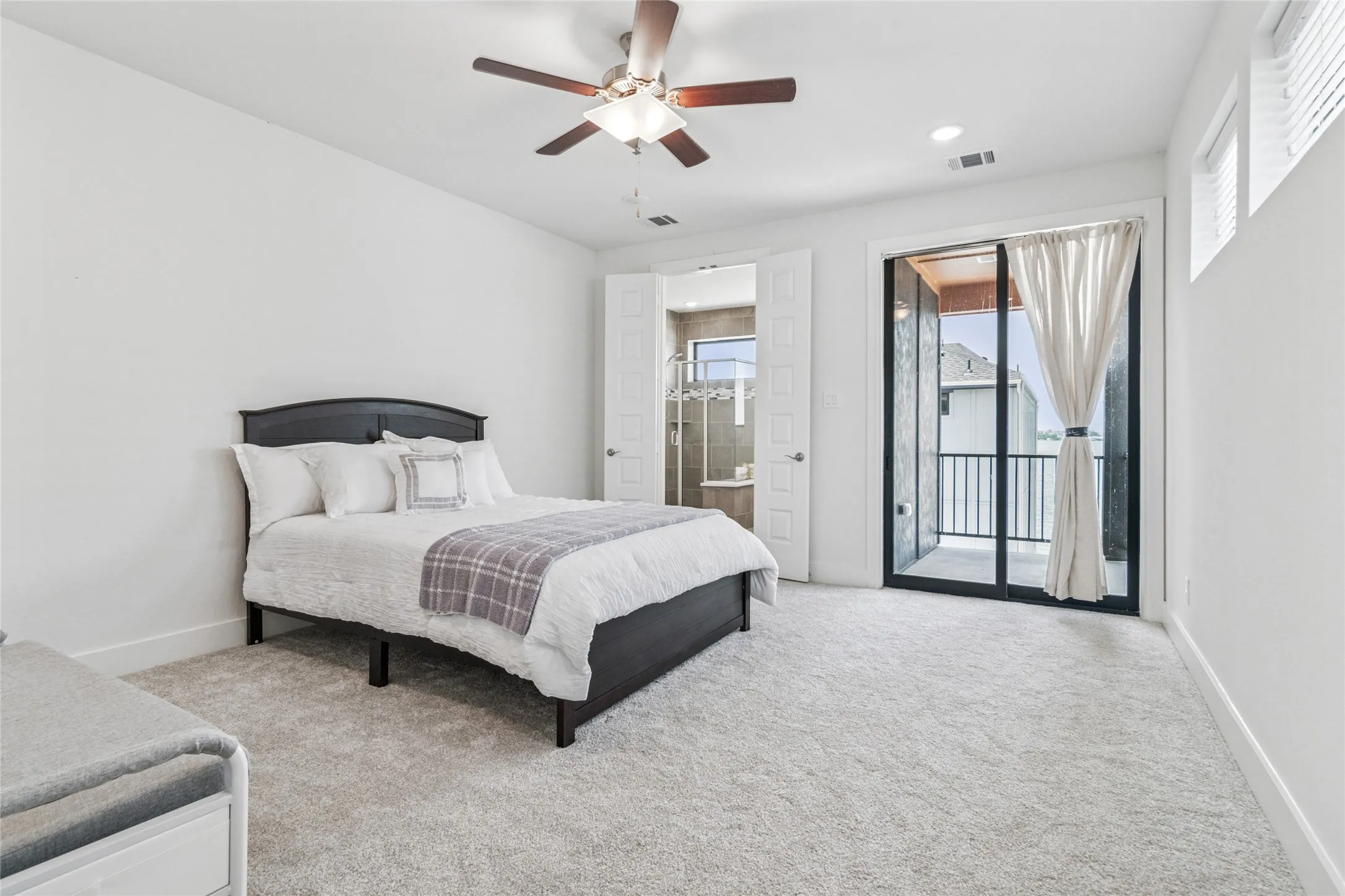 Single Family Residence For Sale in Dallas County , 510 Winners Circle, Rowlett, Texas 75088, 3 Bedroom, 4 Bathroom, 2 Garage spaces, 2,416 Sqft, built in 2023, mls#21005776, Real Estate Agent in Rowlett, Homes For Sale in Dallas county, Homes For Sale in Rowlett, Realtor in Rowlett Texas, Real Estate Brokerage Independent Realty Texas, Luminita Cordes Realtor