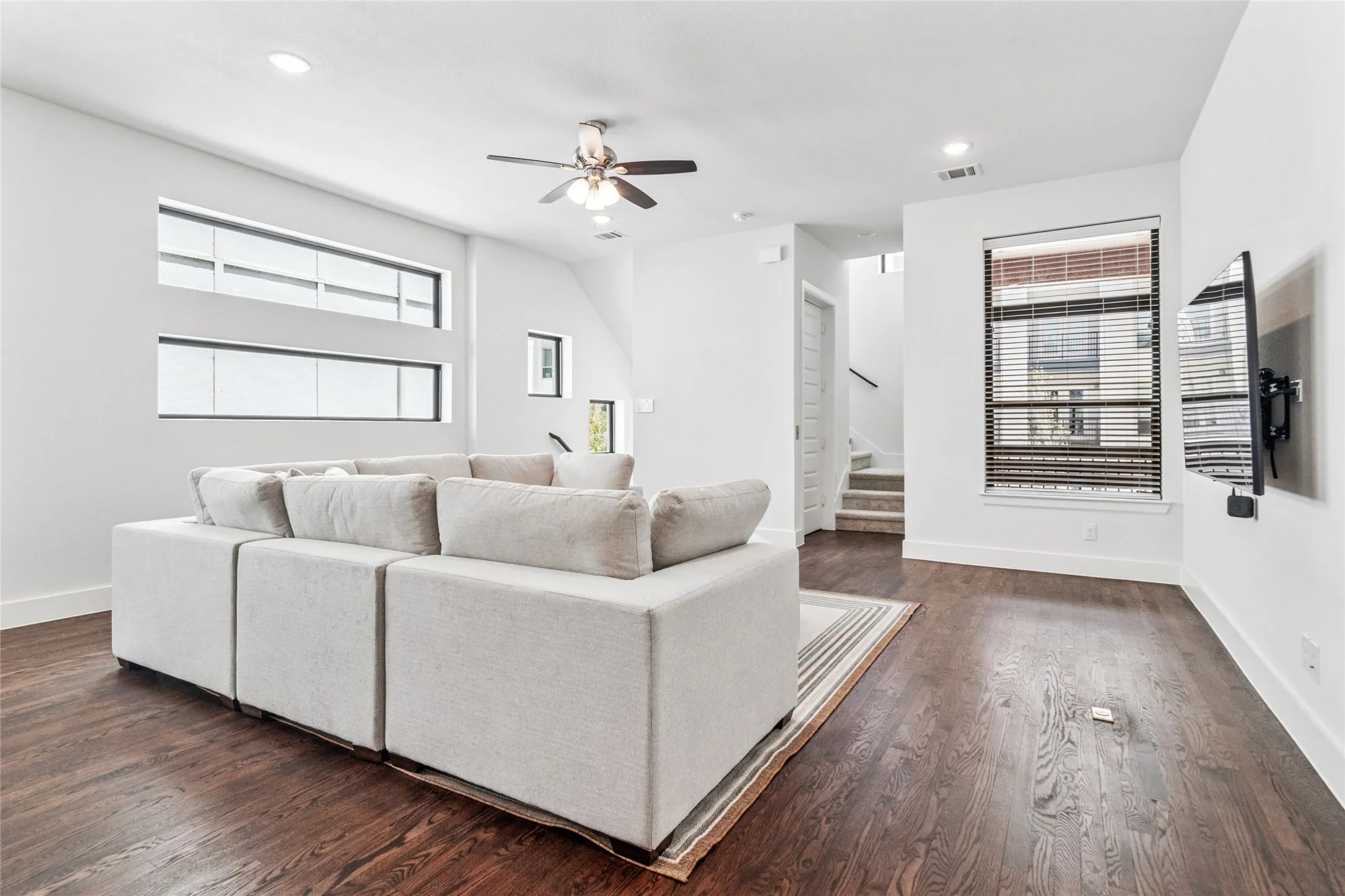 Single Family Residence For Sale in Dallas County , 510 Winners Circle, Rowlett, Texas 75088, 3 Bedroom, 4 Bathroom, 2 Garage spaces, 2,416 Sqft, built in 2023, mls#21005776, Real Estate Agent in Rowlett, Homes For Sale in Dallas county, Homes For Sale in Rowlett, Realtor in Rowlett Texas, Real Estate Brokerage Independent Realty Texas, Luminita Cordes Realtor