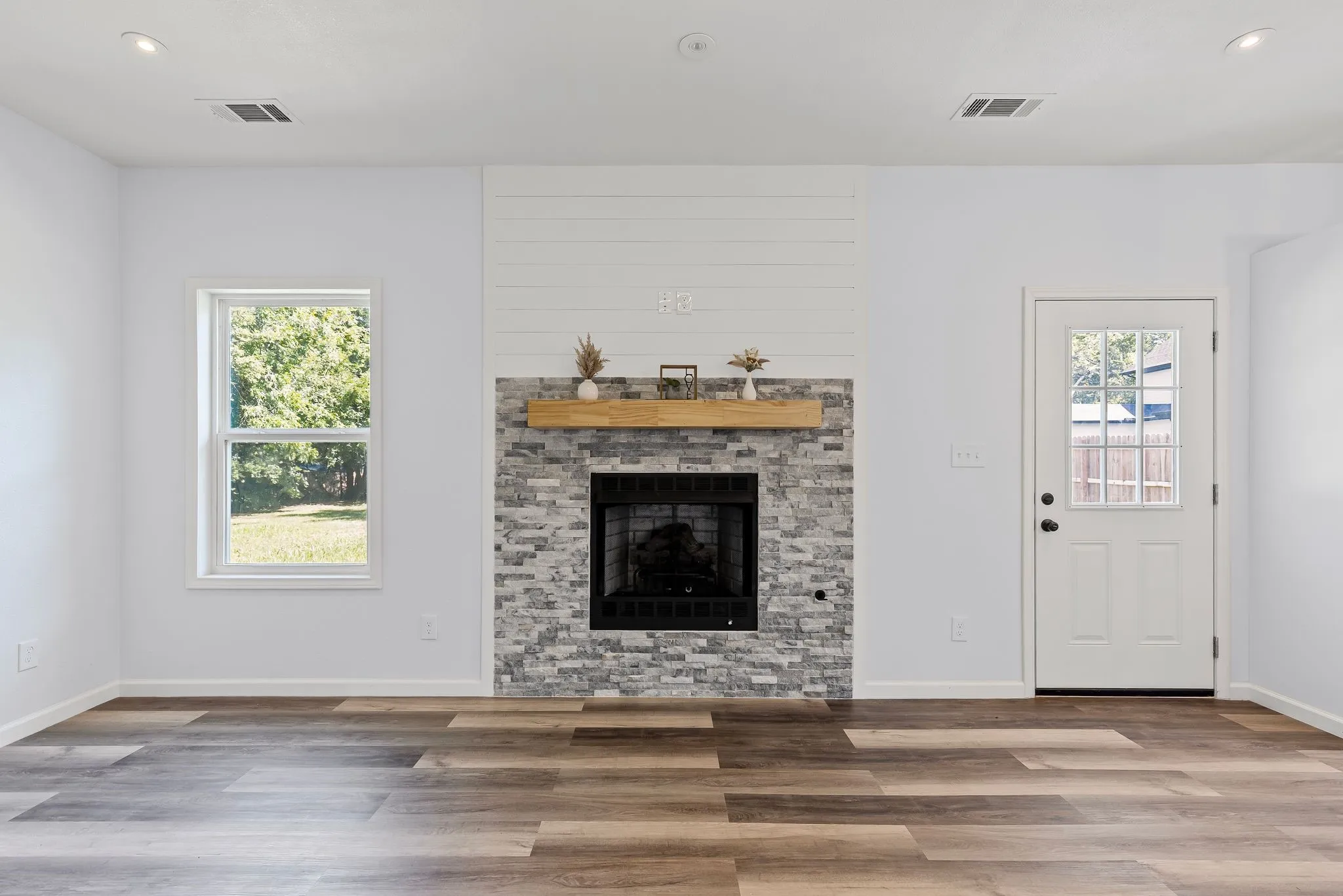 Single Family Residence For Sale in Delta County , 749 E Marshall Avenue, Cooper, Texas 75432, 3 Bedroom, 3 Bathroom, 2 Garage spaces, 1,650 Sqft, built in 2024, New Construction - Complete, mls#21006751, Real Estate Agent in Cooper, Homes For Sale in Delta county, Homes For Sale in Cooper, Realtor in Cooper Texas, Real Estate Brokerage Independent Realty Texas, Luminita Cordes Realtor