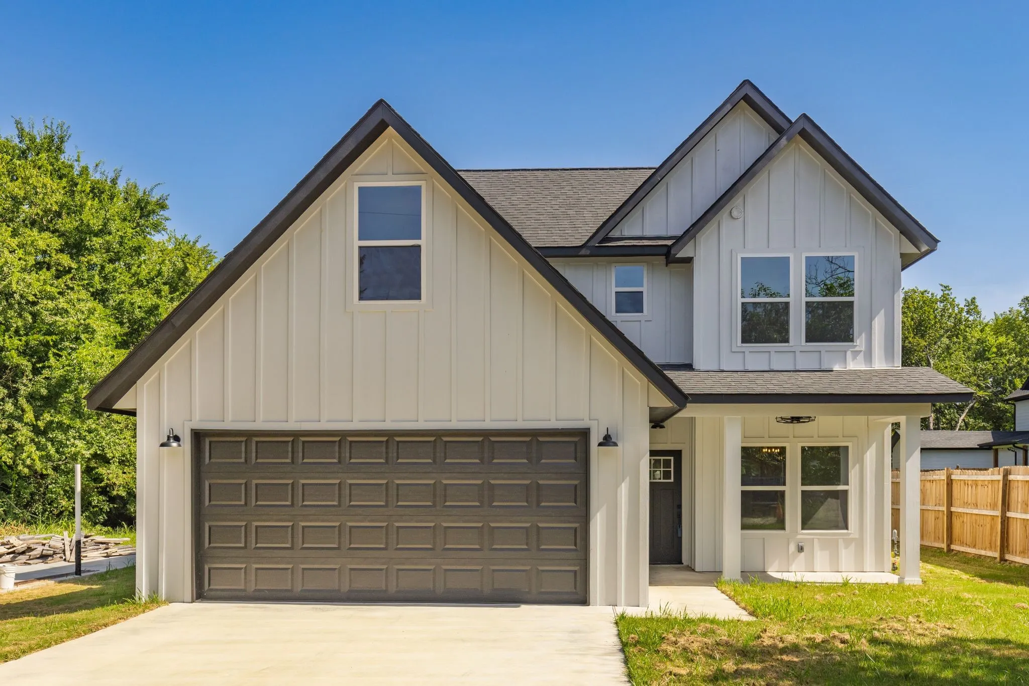 Single Family Residence For Sale in Delta County , 749 E Marshall Avenue, Cooper, Texas 75432, 3 Bedroom, 3 Bathroom, 2 Garage spaces, 1,650 Sqft, built in 2024, New Construction - Complete, mls#21006751, Real Estate Agent in Cooper, Homes For Sale in Delta county, Homes For Sale in Cooper, Realtor in Cooper Texas, Real Estate Brokerage Independent Realty Texas, Luminita Cordes Realtor