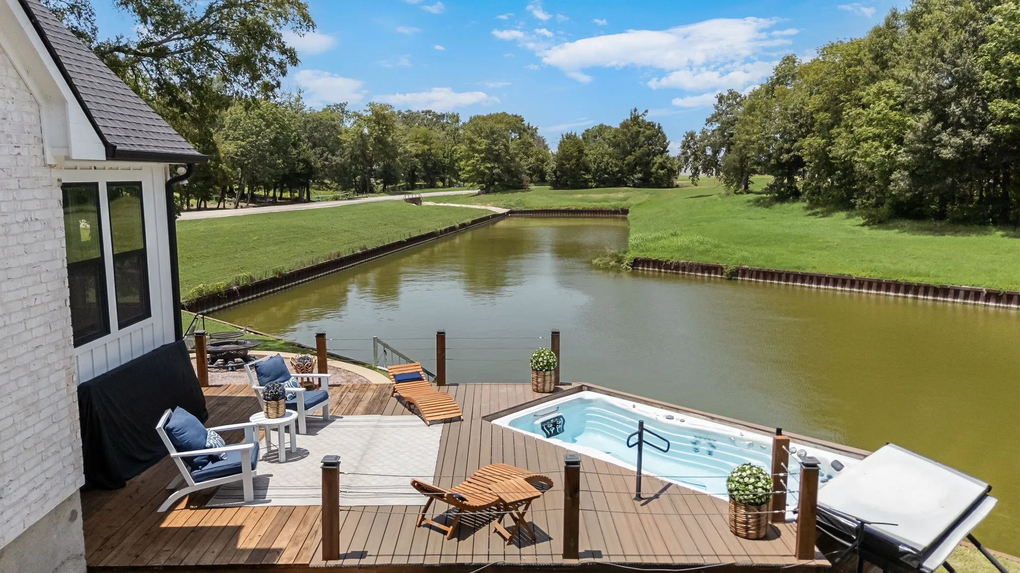 Single Family Residence For Sale in Navarro County , 715 Hatteras Drive, Corsicana, Texas 75109, 4 Bedroom, 4 Bathroom, 2 Garage spaces, 3,615 Sqft, built in 2019, mls#20983987, Real Estate Agent in Corsicana, Homes For Sale in Navarro county, Homes For Sale in Corsicana, Realtor in Corsicana Texas, Real Estate Brokerage Independent Realty Texas, Luminita Cordes Realtor