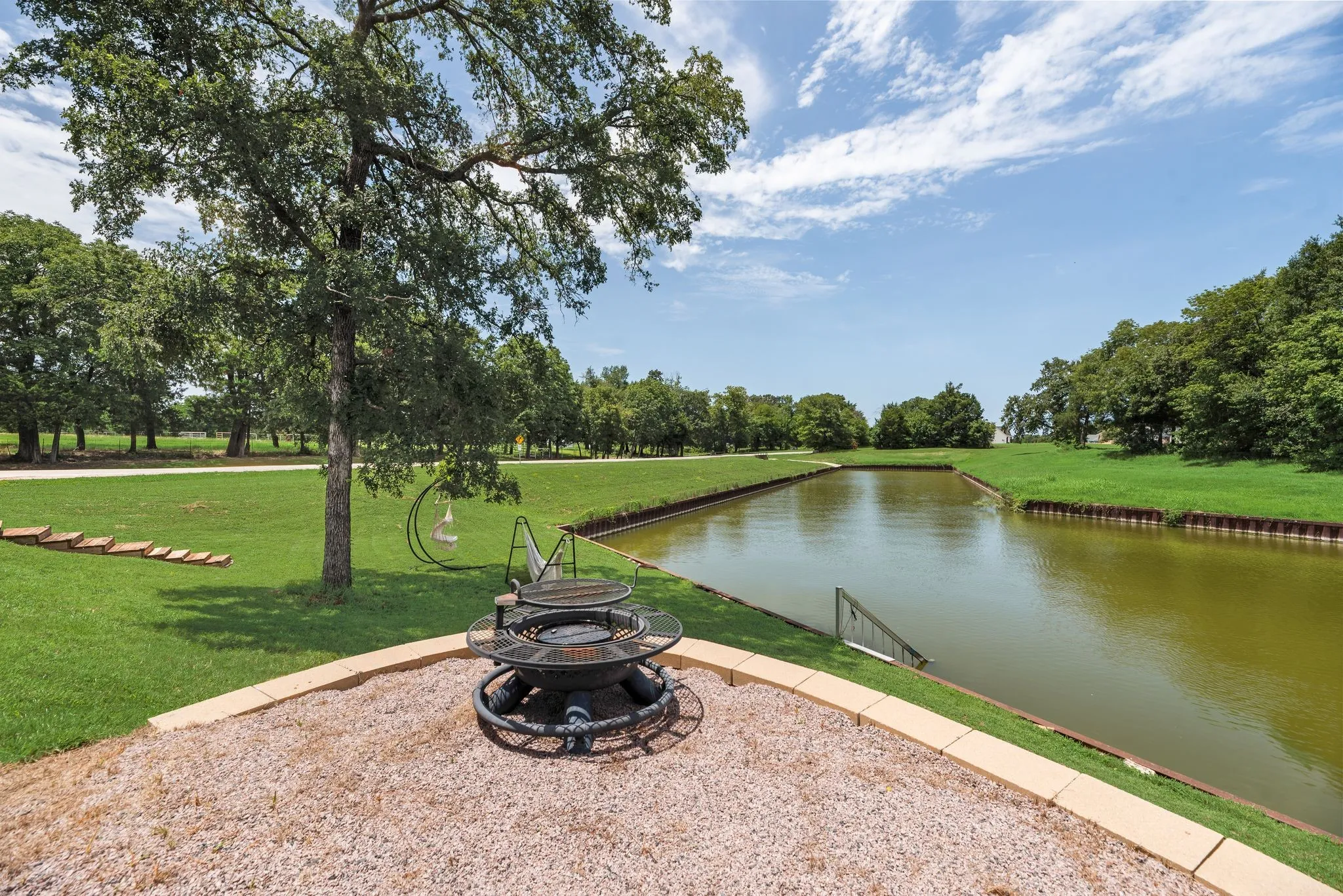 Single Family Residence For Sale in Navarro County , 715 Hatteras Drive, Corsicana, Texas 75109, 4 Bedroom, 4 Bathroom, 2 Garage spaces, 3,615 Sqft, built in 2019, mls#20983987, Real Estate Agent in Corsicana, Homes For Sale in Navarro county, Homes For Sale in Corsicana, Realtor in Corsicana Texas, Real Estate Brokerage Independent Realty Texas, Luminita Cordes Realtor