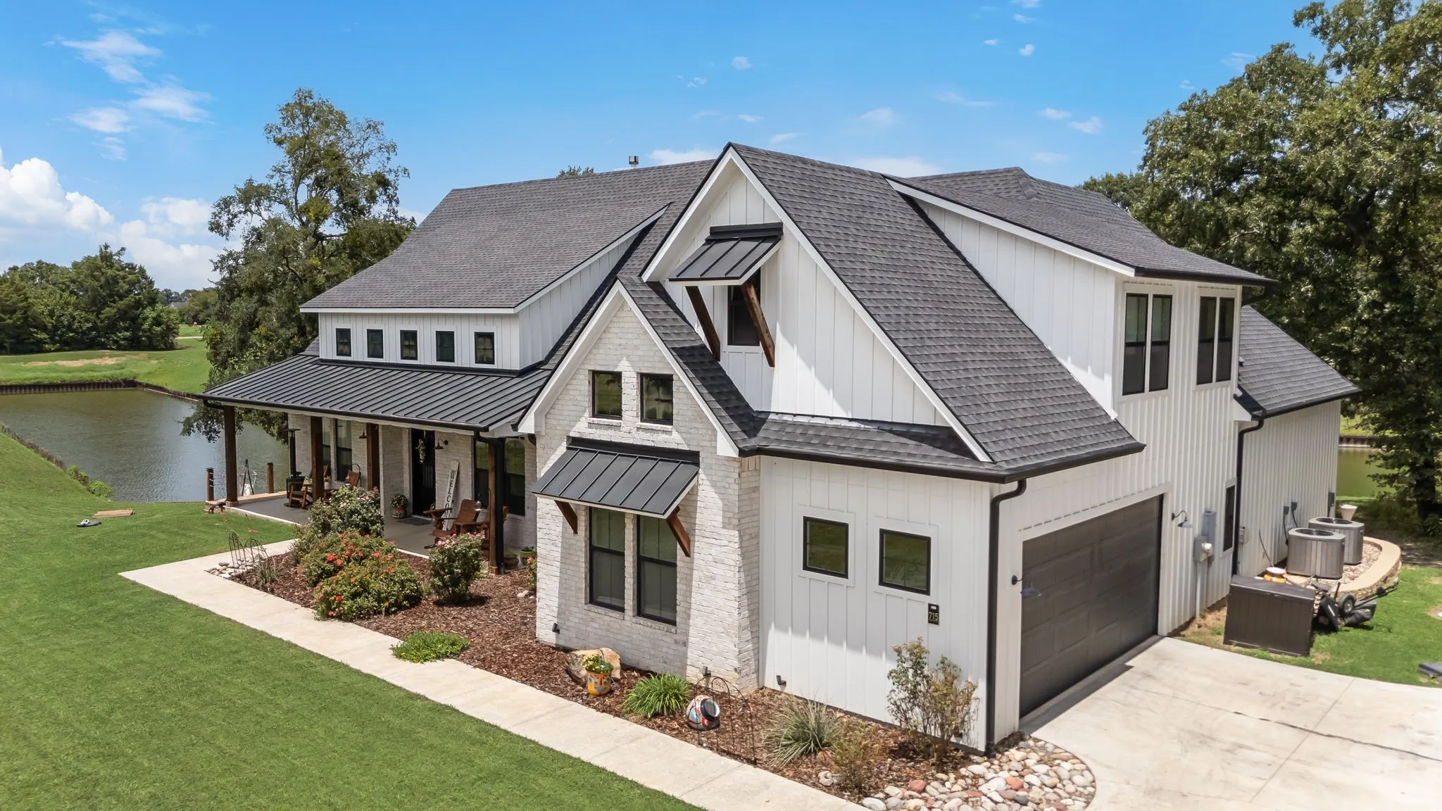 Single Family Residence For Sale in Navarro County , 715 Hatteras Drive, Corsicana, Texas 75109, 4 Bedroom, 4 Bathroom, 2 Garage spaces, 3,615 Sqft, built in 2019, mls#20983987, Real Estate Agent in Corsicana, Homes For Sale in Navarro county, Homes For Sale in Corsicana, Realtor in Corsicana Texas, Real Estate Brokerage Independent Realty Texas, Luminita Cordes Realtor