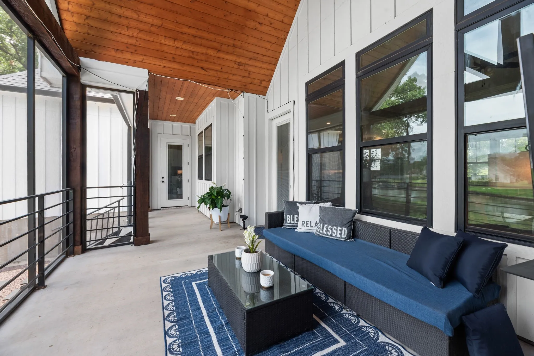 The screened in patio is great for relaxing by the lake ...bug free!