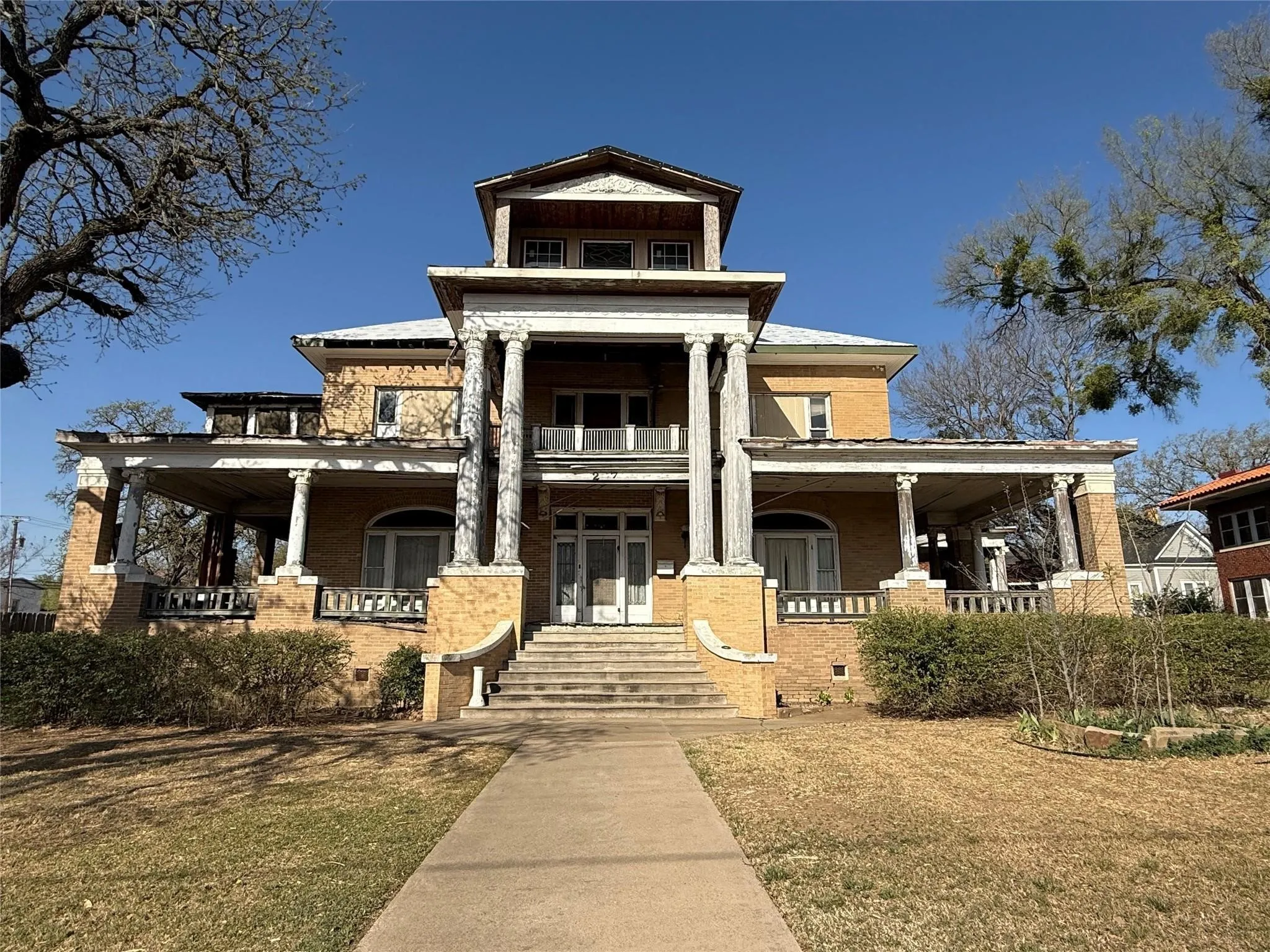 For Sale in Palo Pinto County , 207A NW 4th Avenue, Mineral Wells, Texas 76067, 5 Bedrooms, 4 Bathrooms, Garage spaces, 0 Sqft, built in 1911, Preowned, Price $549,000, mls#21007300, Real Estate Agent in Mineral Wells, Homes For Sale in Palo Pinto county, Homes For Sale in Mineral Wells, Realtor in Mineral Wells Texas, Real Estate Brokerage Independent Realty Texas, Luminita Cordes Realtor