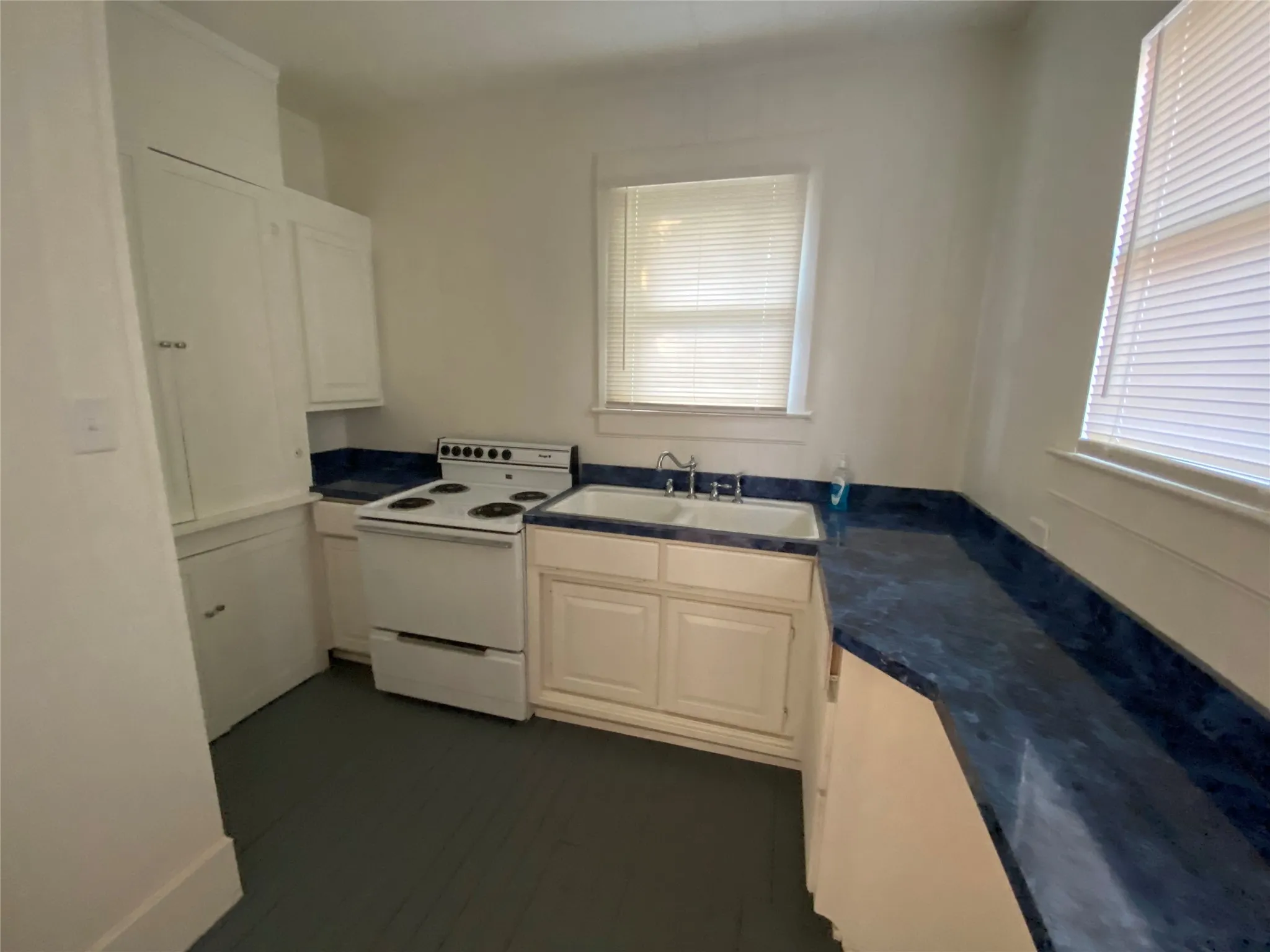 For Sale in Palo Pinto County , 207A NW 4th Avenue, Mineral Wells, Texas 76067, 5 Bedrooms, 4 Bathrooms, Garage spaces, 0 Sqft, built in 1911, Preowned, Price $549,000, mls#21007300, Real Estate Agent in Mineral Wells, Homes For Sale in Palo Pinto county, Homes For Sale in Mineral Wells, Realtor in Mineral Wells Texas, Real Estate Brokerage Independent Realty Texas, Luminita Cordes Realtor