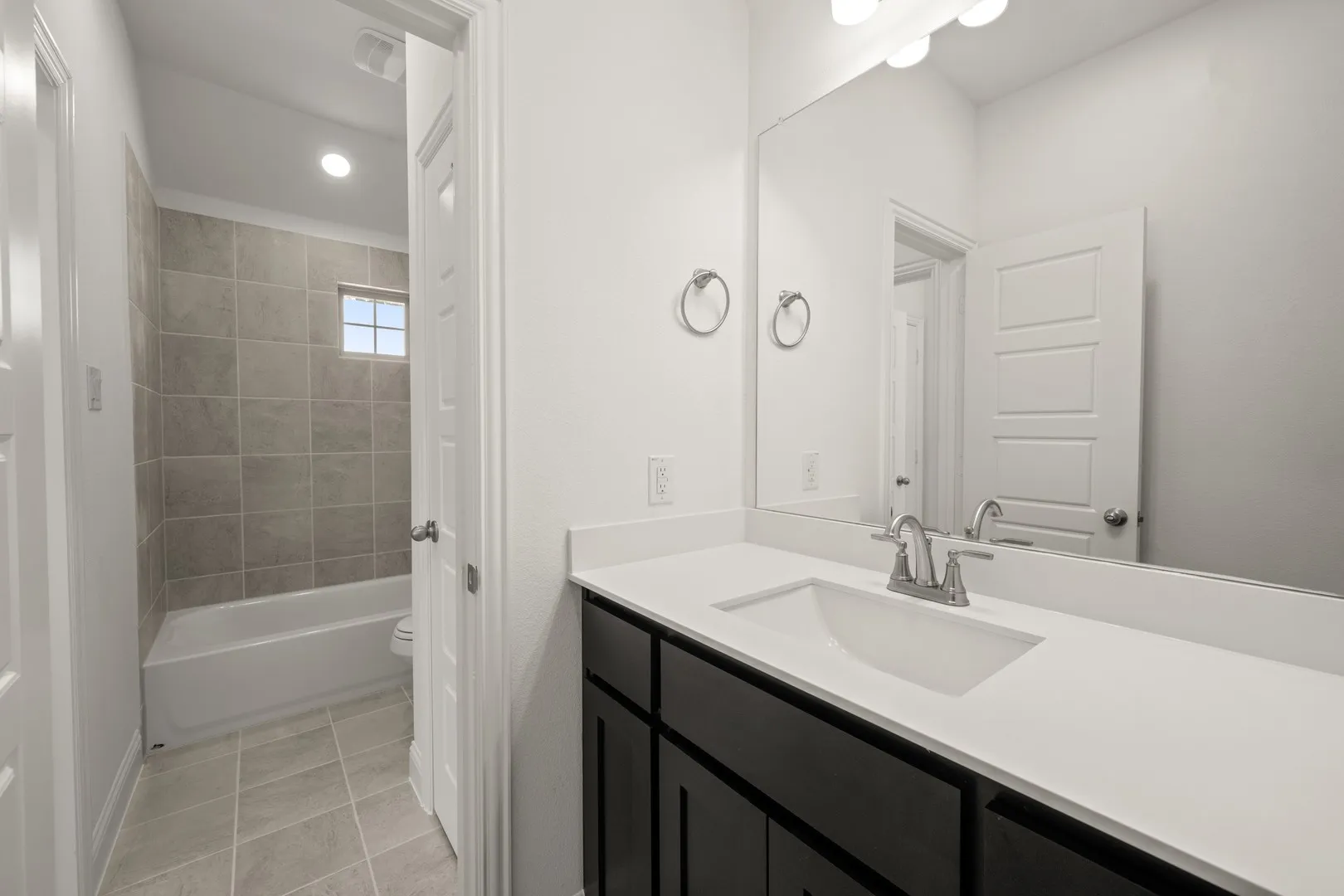 974 Reeves- Bathroom-4