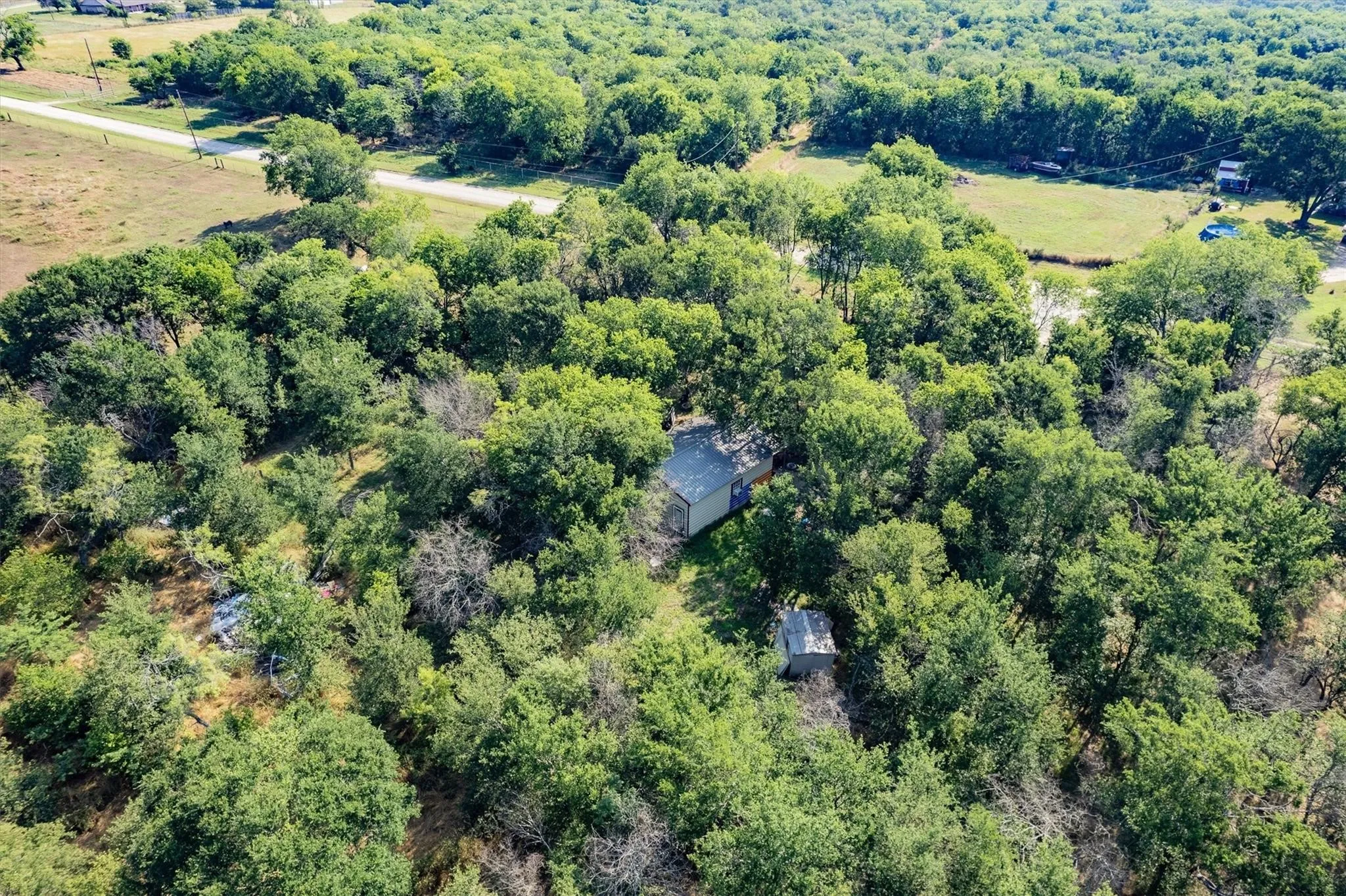 Single Family Residence For Sale in Navarro County , 3090 SW CR 0018, Corsicana, Texas 75110, 1 Bedroom, 1 Bathroom, Garage spaces, 840 Sqft, built in 2013, mls#21005928, Real Estate Agent in Corsicana, Homes For Sale in Navarro county, Homes For Sale in Corsicana, Realtor in Corsicana Texas, Real Estate Brokerage Independent Realty Texas, Luminita Cordes Realtor