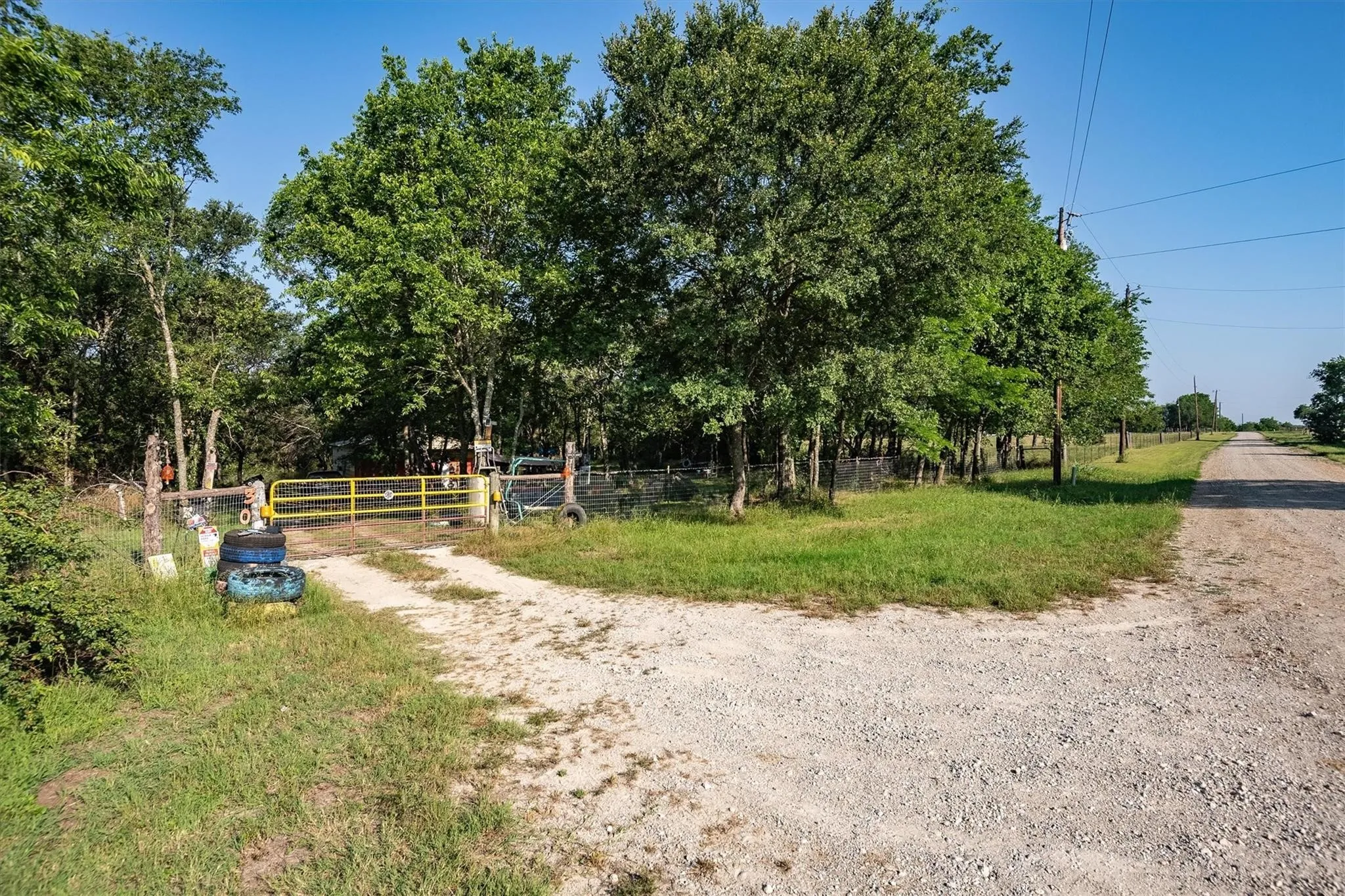 Single Family Residence For Sale in Navarro County , 3090 SW CR 0018, Corsicana, Texas 75110, 1 Bedroom, 1 Bathroom, Garage spaces, 840 Sqft, built in 2013, mls#21005928, Real Estate Agent in Corsicana, Homes For Sale in Navarro county, Homes For Sale in Corsicana, Realtor in Corsicana Texas, Real Estate Brokerage Independent Realty Texas, Luminita Cordes Realtor