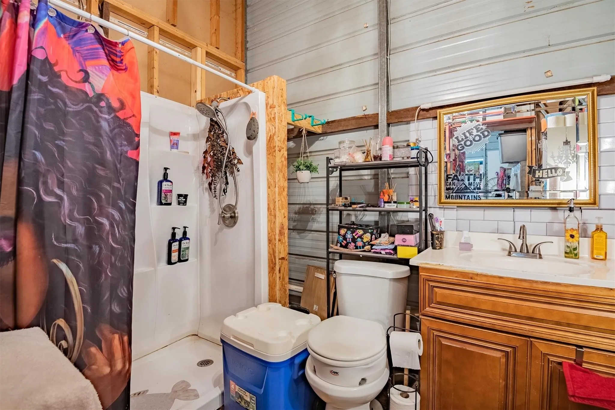Single Family Residence For Sale in Navarro County , 3090 SW CR 0018, Corsicana, Texas 75110, 1 Bedroom, 1 Bathroom, Garage spaces, 840 Sqft, built in 2013, mls#21005928, Real Estate Agent in Corsicana, Homes For Sale in Navarro county, Homes For Sale in Corsicana, Realtor in Corsicana Texas, Real Estate Brokerage Independent Realty Texas, Luminita Cordes Realtor