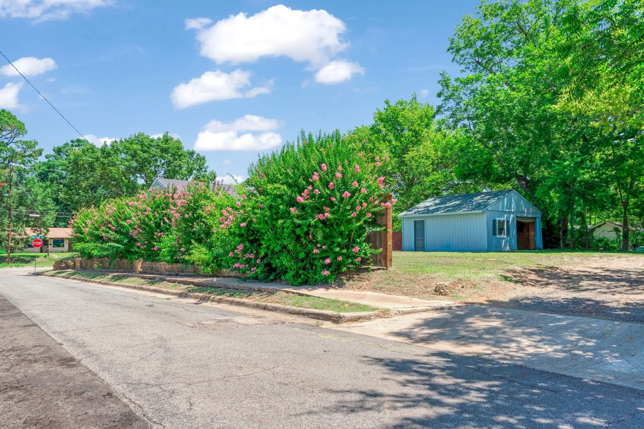 Single Family Residence For Sale in Lamar County , 1100 Pine Bluff, Paris, Texas 75460, 3 Bedrooms, 2 Bathrooms, Garage spaces, 1,448 Sqft, built in 0, Price $159,000, mls#21007926, Real Estate Agent in Paris, Homes For Sale in Lamar county, Homes For Sale in Paris, Realtor in Paris Texas, Real Estate Brokerage Independent Realty Texas, Luminita Cordes Realtor