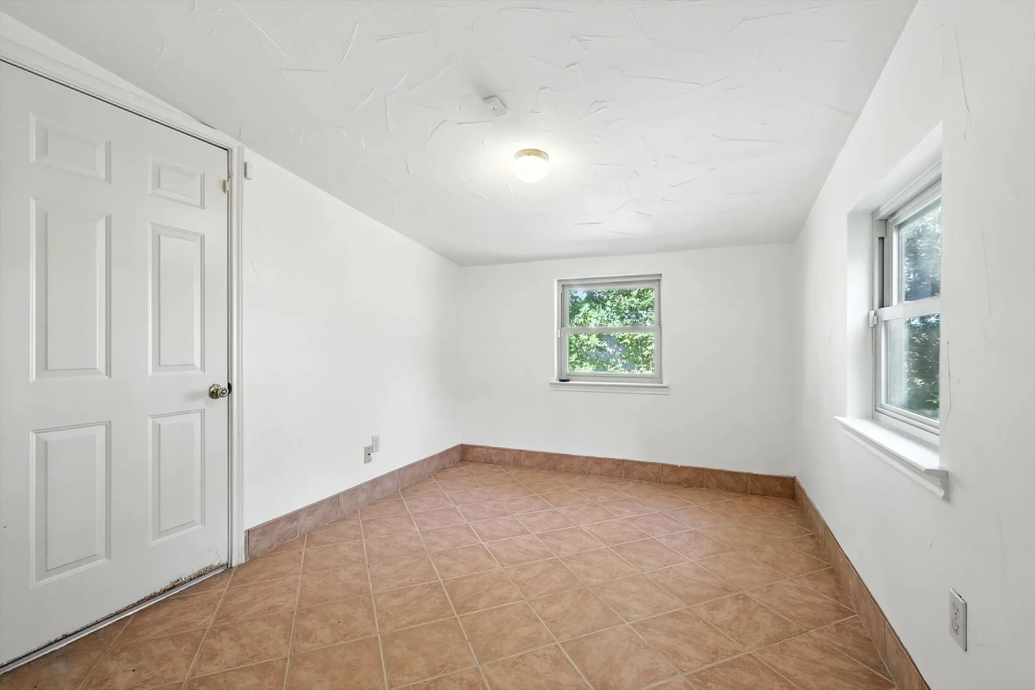 Flex space, sunroom