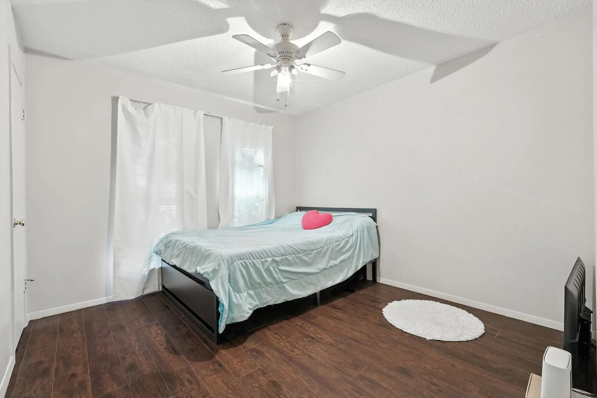 Single Family Residence For Sale in Dallas County , 325 Hastings Drive, Cedar Hill, Texas 75104, 3 Bedroom, 2 Bathroom, 2 Garage spaces, 1,255 Sqft, built in 1970, mls#21011467, Real Estate Agent in Cedar Hill, Homes For Sale in Dallas county, Homes For Sale in Cedar Hill, Realtor in Cedar Hill Texas, Real Estate Brokerage Independent Realty Texas, Luminita Cordes Realtor
