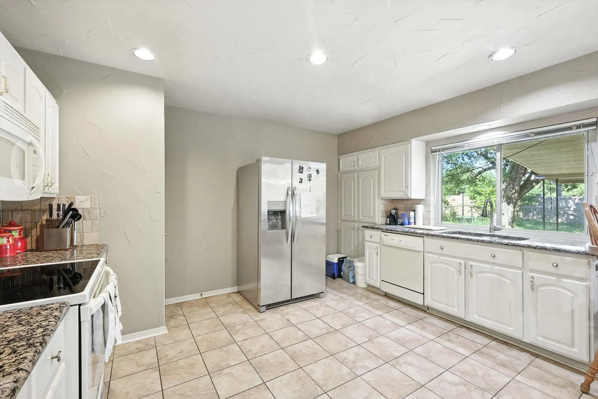 Single Family Residence For Sale in Dallas County , 325 Hastings Drive, Cedar Hill, Texas 75104, 3 Bedroom, 2 Bathroom, 2 Garage spaces, 1,255 Sqft, built in 1970, mls#21011467, Real Estate Agent in Cedar Hill, Homes For Sale in Dallas county, Homes For Sale in Cedar Hill, Realtor in Cedar Hill Texas, Real Estate Brokerage Independent Realty Texas, Luminita Cordes Realtor