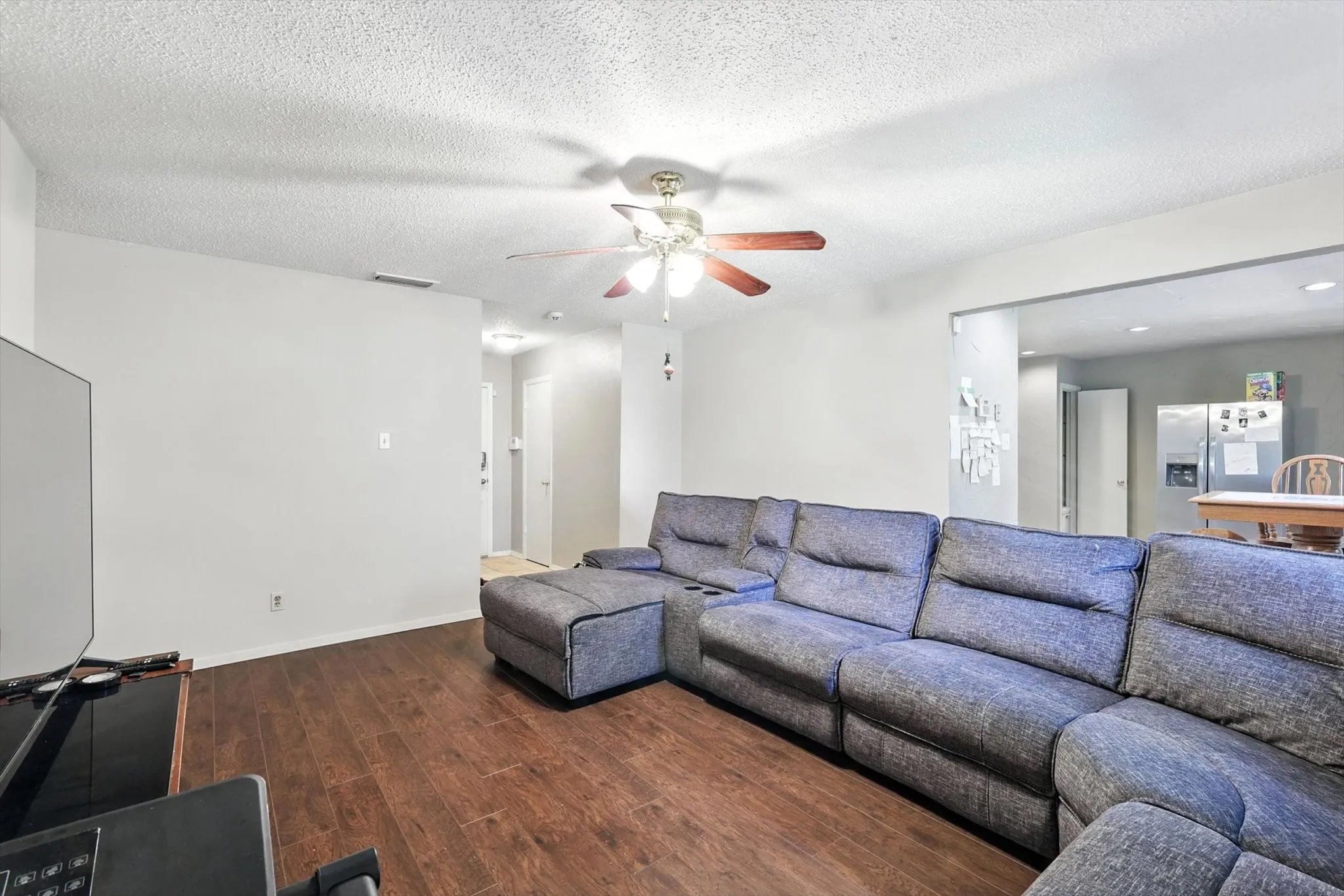 Single Family Residence For Sale in Dallas County , 325 Hastings Drive, Cedar Hill, Texas 75104, 3 Bedroom, 2 Bathroom, 2 Garage spaces, 1,255 Sqft, built in 1970, mls#21011467, Real Estate Agent in Cedar Hill, Homes For Sale in Dallas county, Homes For Sale in Cedar Hill, Realtor in Cedar Hill Texas, Real Estate Brokerage Independent Realty Texas, Luminita Cordes Realtor