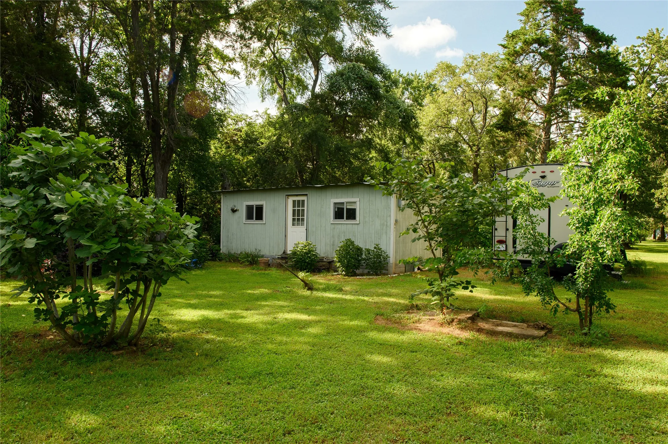 Manufactured Home For Sale in Grayson County , 1468 Cedar Mills Road, Gordonville, Texas 76245, 3 Bedroom, 2 Bathroom, Garage spaces, 2,368 Sqft, built in 2004, Price $314,999, mls#21011483, Real Estate Agent in Gordonville, Homes For Sale in Grayson county, Homes For Sale in Gordonville, Realtor in Gordonville Texas, Real Estate Brokerage Independent Realty Texas, Luminita Cordes Realtor