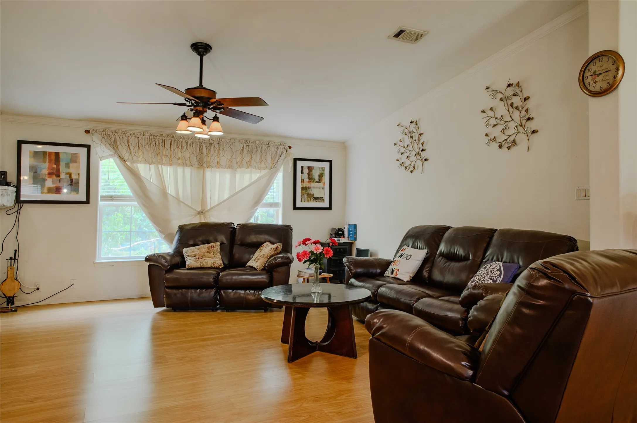 Manufactured Home For Sale in Grayson County , 1468 Cedar Mills Road, Gordonville, Texas 76245, 3 Bedroom, 2 Bathroom, Garage spaces, 2,368 Sqft, built in 2004, Price $314,999, mls#21011483, Real Estate Agent in Gordonville, Homes For Sale in Grayson county, Homes For Sale in Gordonville, Realtor in Gordonville Texas, Real Estate Brokerage Independent Realty Texas, Luminita Cordes Realtor