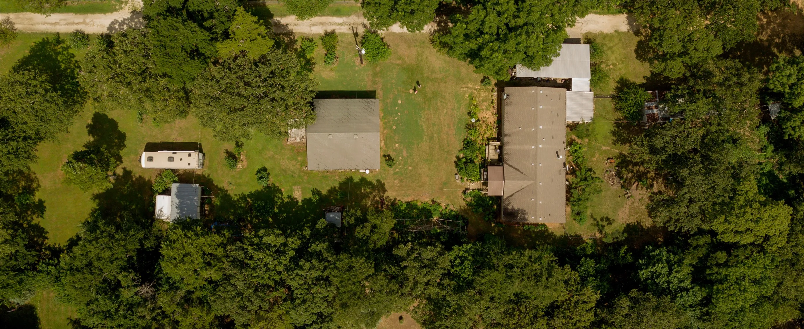 Manufactured Home For Sale in Grayson County , 1468 Cedar Mills Road, Gordonville, Texas 76245, 3 Bedroom, 2 Bathroom, Garage spaces, 2,368 Sqft, built in 2004, Price $314,999, mls#21011483, Real Estate Agent in Gordonville, Homes For Sale in Grayson county, Homes For Sale in Gordonville, Realtor in Gordonville Texas, Real Estate Brokerage Independent Realty Texas, Luminita Cordes Realtor
