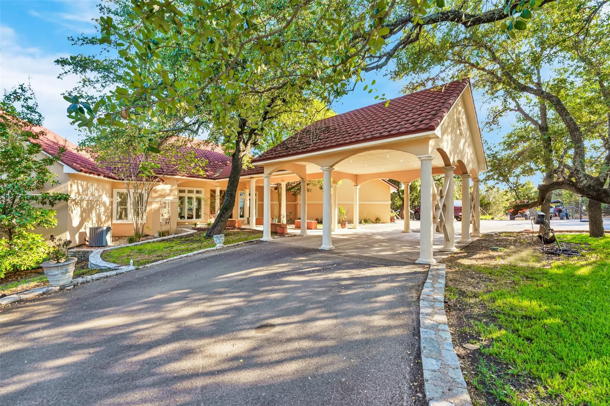 Farm For Sale in Hood County , 4270 Mambrino Highway, Granbury, Texas 76048, 7 Bedroom, 4 Bathroom, 4 Garage spaces, 6,105 Sqft, built in 2000, mls#21009582, Real Estate Agent in Granbury, Homes For Sale in Hood county, Homes For Sale in Granbury, Realtor in Granbury Texas, Real Estate Brokerage Independent Realty Texas, Luminita Cordes Realtor