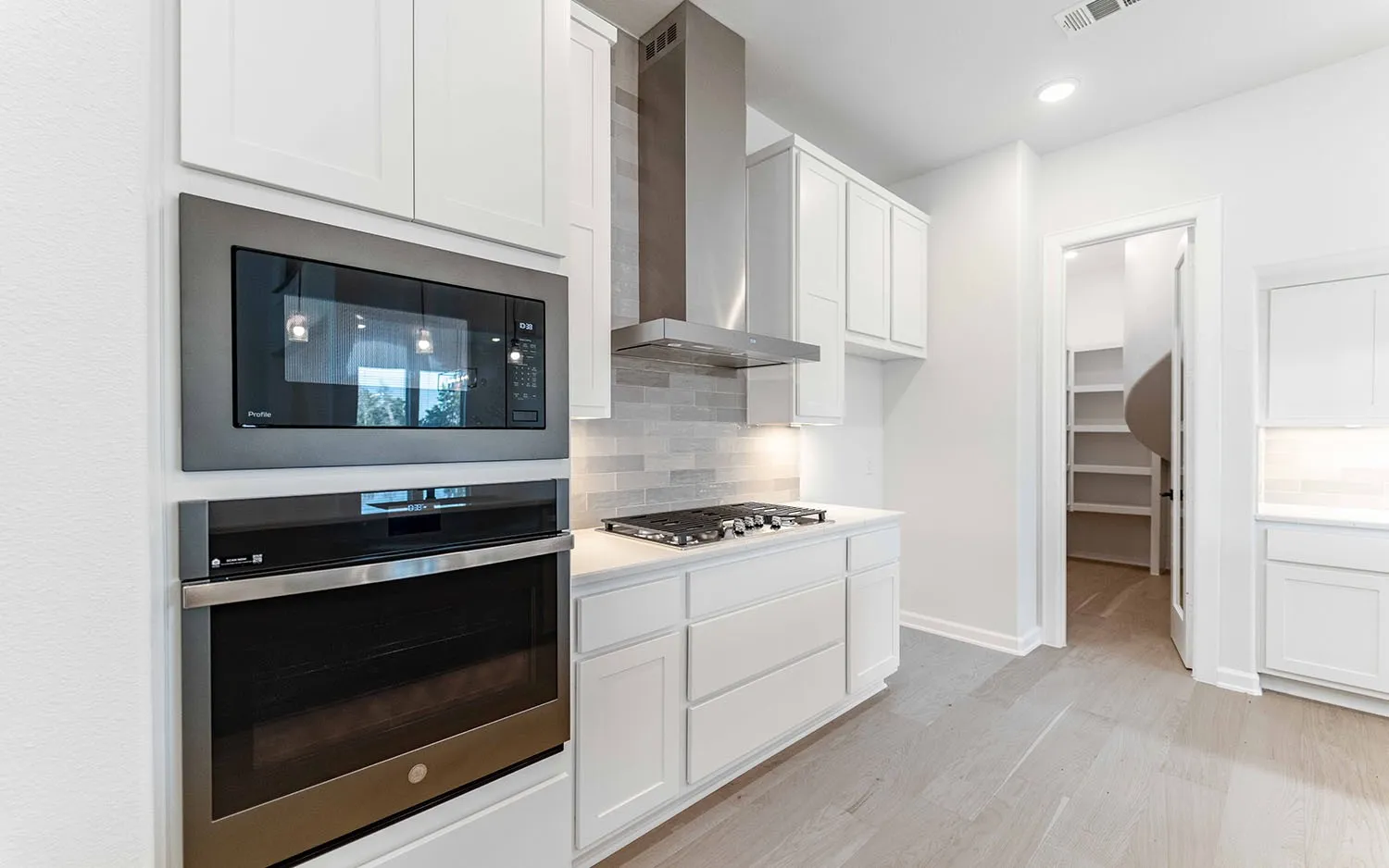 Single Family Residence For Sale in Rockwall County , 3120 Splendid Court, Heath, Texas 75126, 5 Bedrooms, 4 Bathrooms, 3 Garage spaces, 3,714 Sqft, built in 2025, New Construction - Incomplete, Price $764,990, mls#21007873, Real Estate Agent in Heath, Homes For Sale in Rockwall county, Homes For Sale in Heath, Realtor in Heath Texas, Real Estate Brokerage Independent Realty Texas, Luminita Cordes Realtor