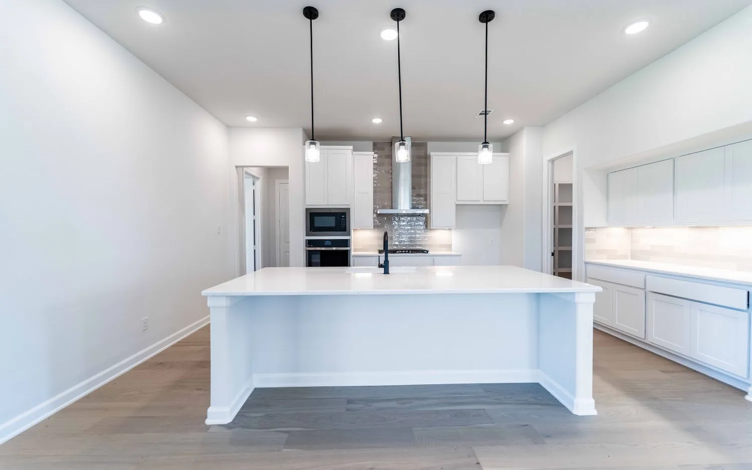 Single Family Residence For Sale in Rockwall County , 3120 Splendid Court, Heath, Texas 75126, 5 Bedrooms, 4 Bathrooms, 3 Garage spaces, 3,714 Sqft, built in 2025, New Construction - Incomplete, Price $764,990, mls#21007873, Real Estate Agent in Heath, Homes For Sale in Rockwall county, Homes For Sale in Heath, Realtor in Heath Texas, Real Estate Brokerage Independent Realty Texas, Luminita Cordes Realtor