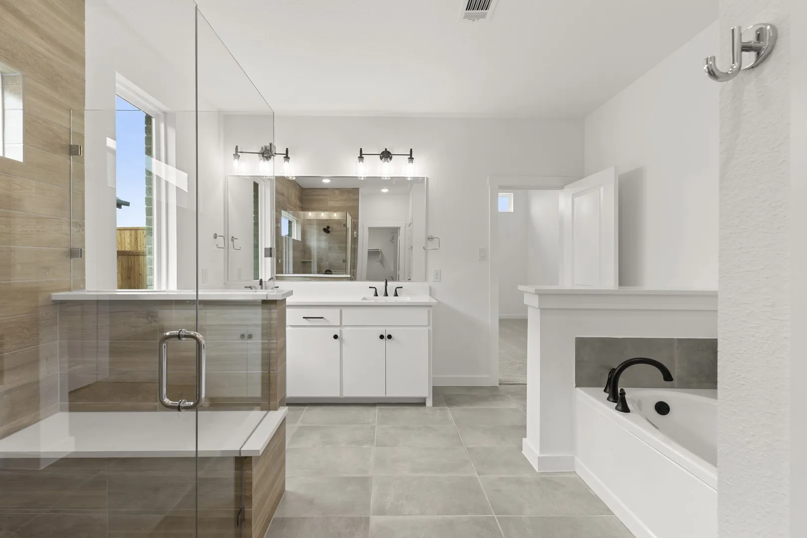 512 Sherwood_3502_Hackberry_Bath (3)