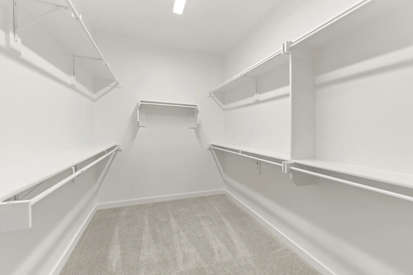 512 Sherwood_3502_Hackberry_Closet