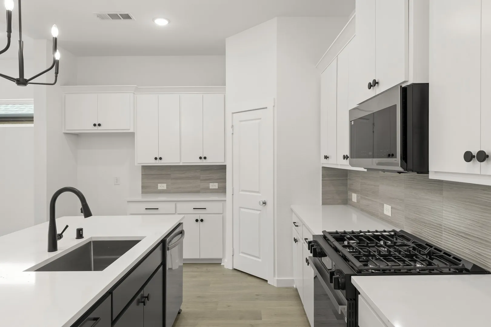 512 Sherwood_3502_Hackberry_Kitchen (3)
