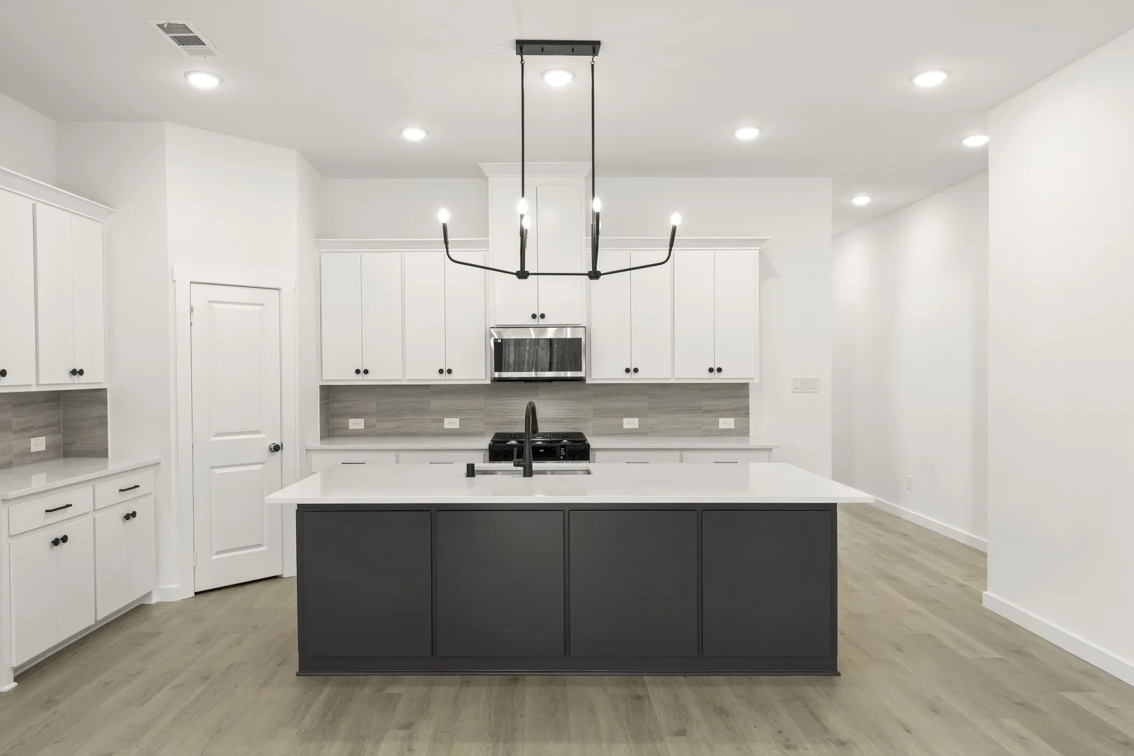 512 Sherwood_3502_Hackberry_Kitchen